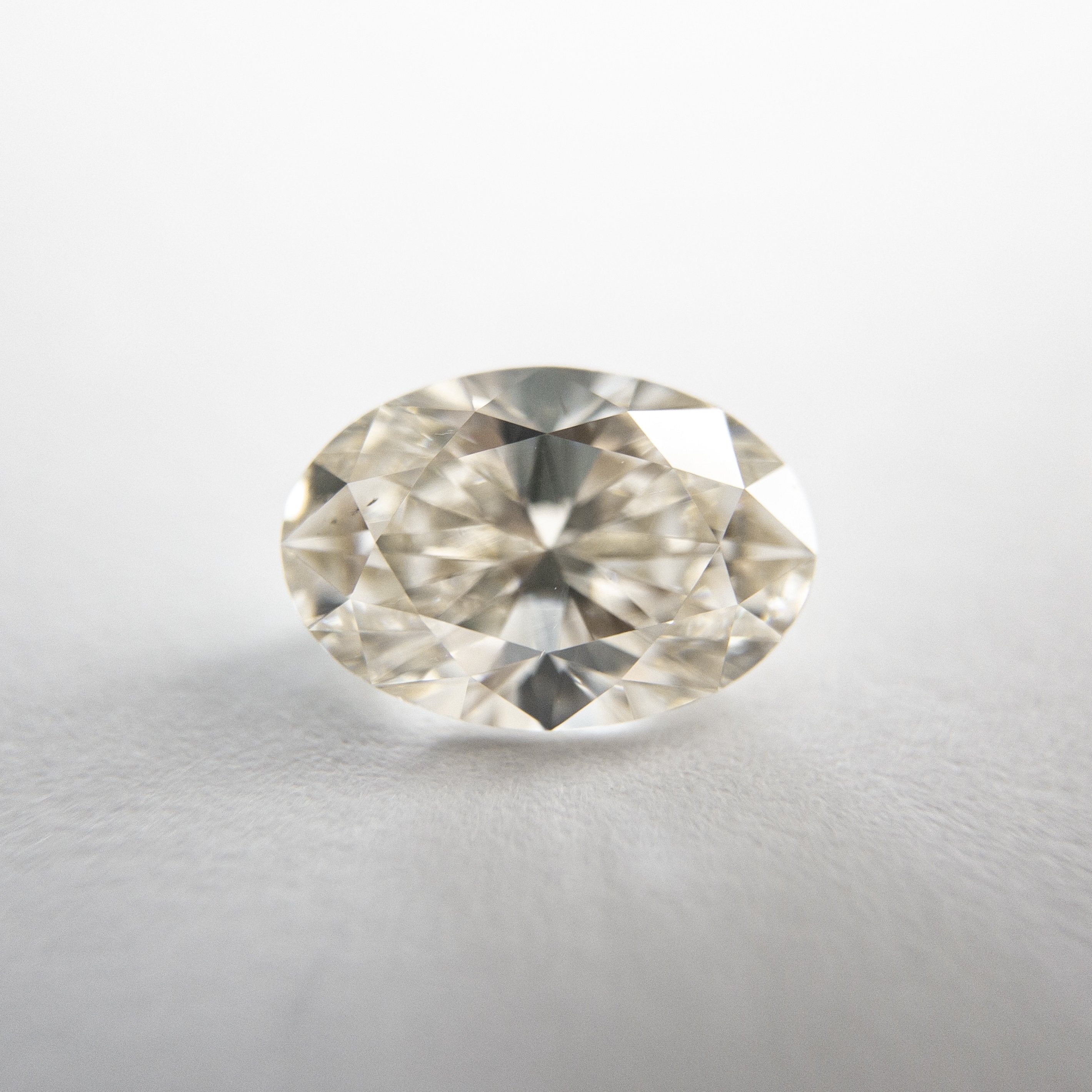1.22ct 8.50x5.87x3.74mm SI1 Champagne Oval Brilliant 18277-01