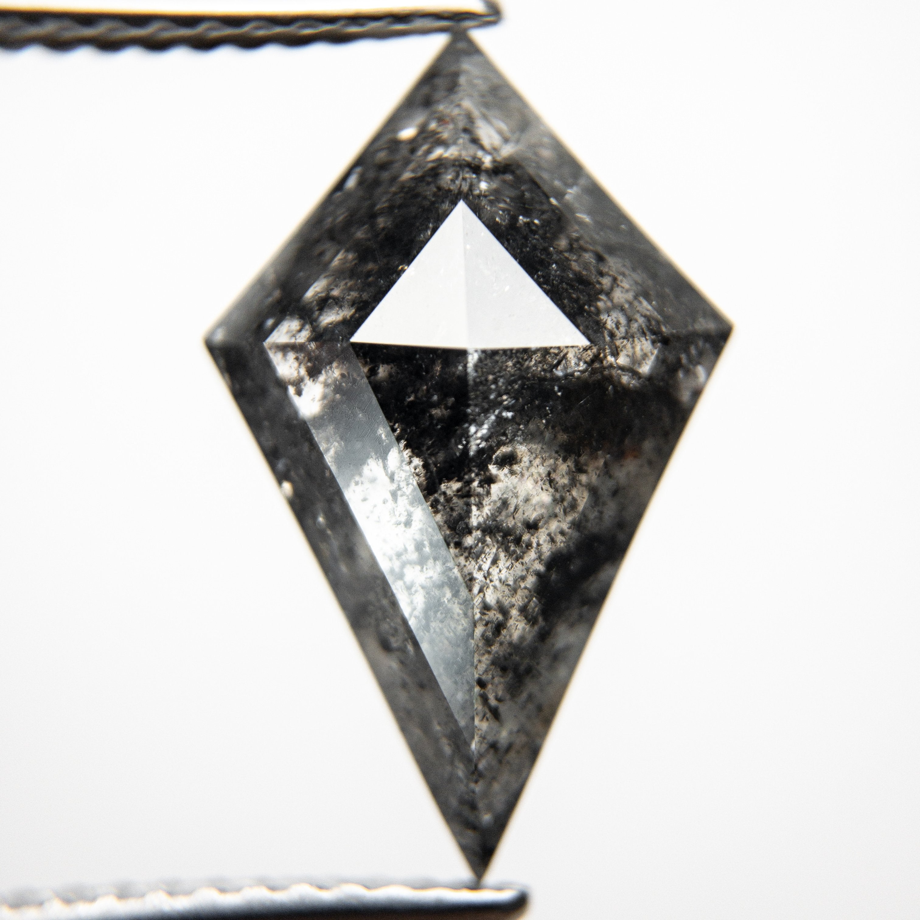 4.31ct 16.41x10.50x4.35mm Kite Rosecut 18285-04 hold D1051