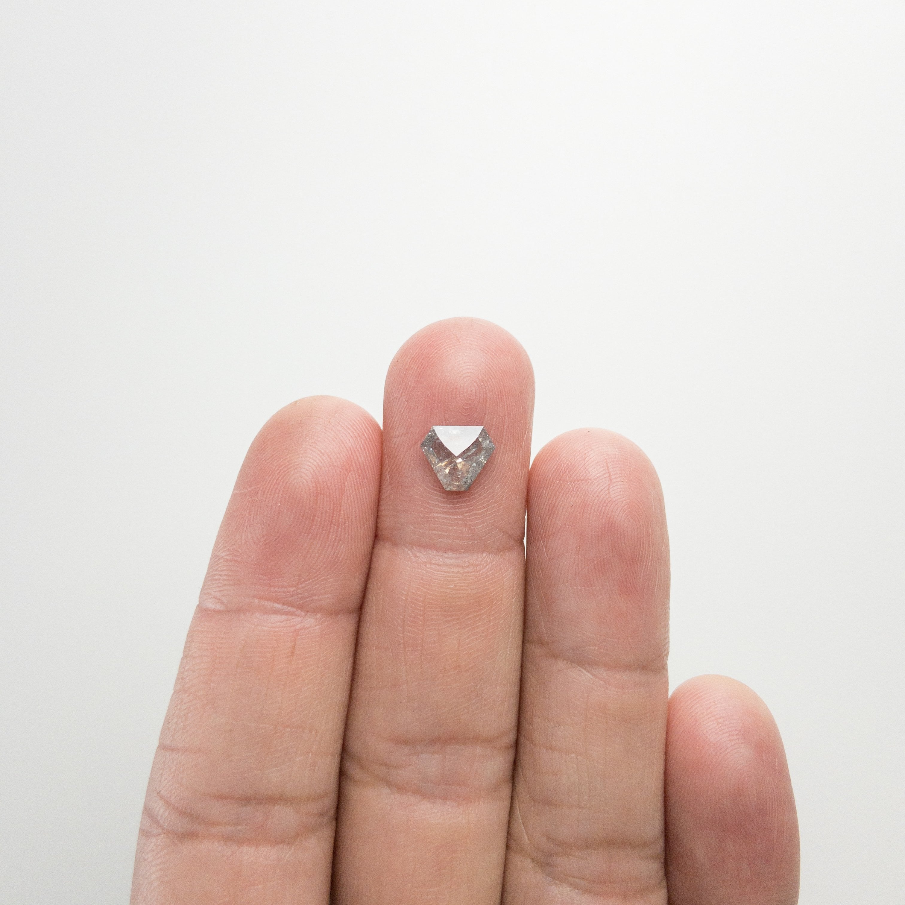 1.23ct 7.09x8.00x2.98mm Geometric Rosecut 18292-04 hold D1524