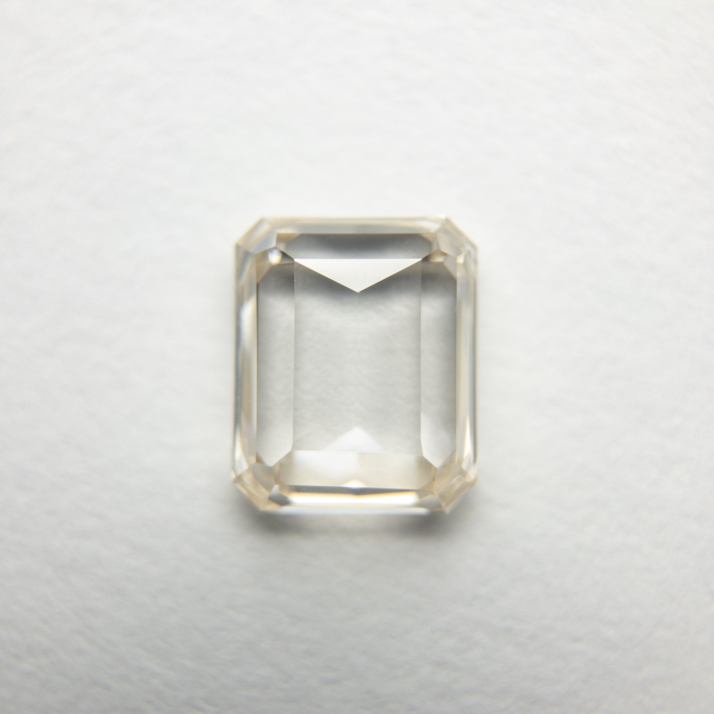 1.00ct 6.57x5.43x2.28mm VVS2 Champagne Cut Corner Rectangle Step Cut 18328-01 Hold D1300