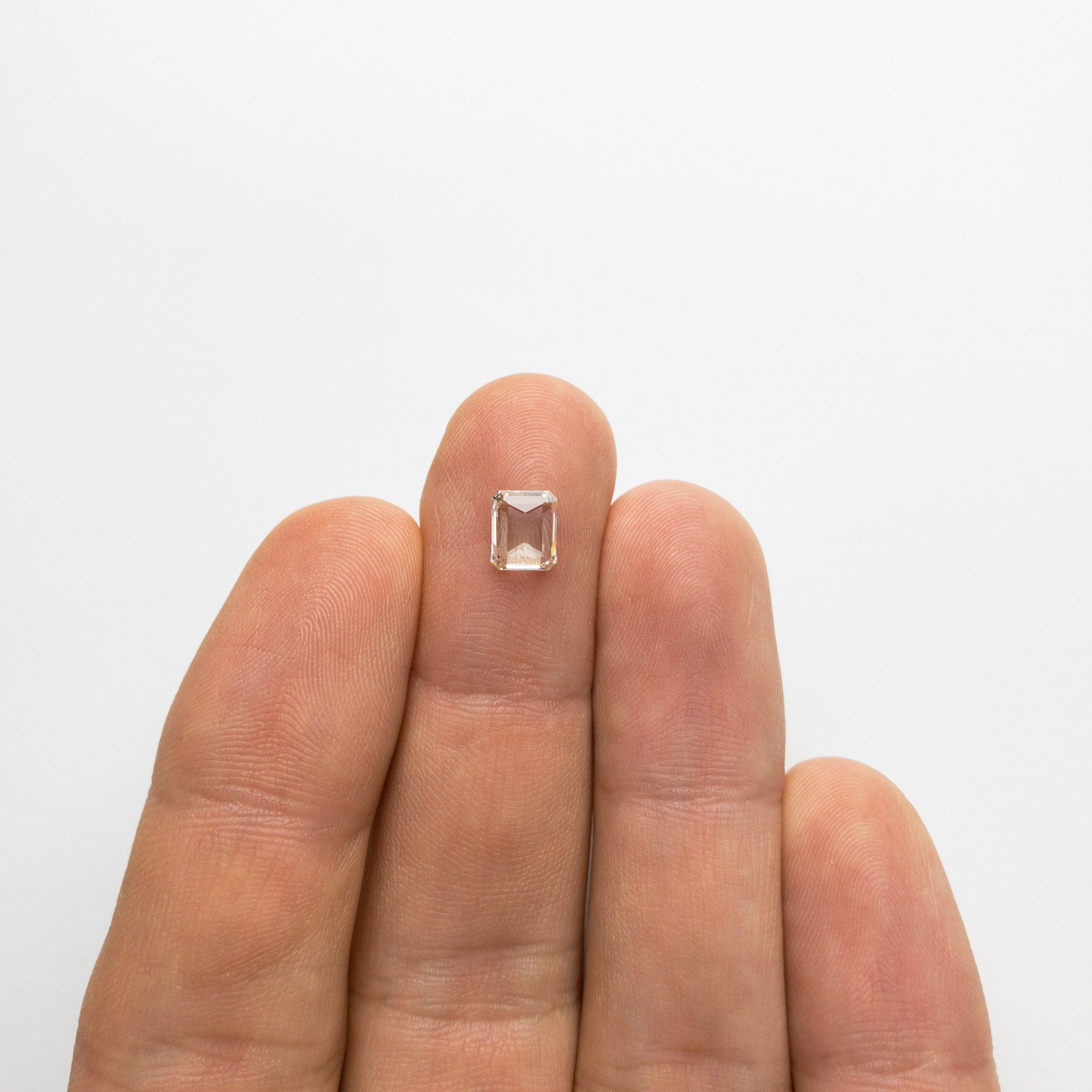 1.00ct 6.57x5.43x2.28mm VVS2 Champagne Cut Corner Rectangle Step Cut 18328-01 Hold D1300