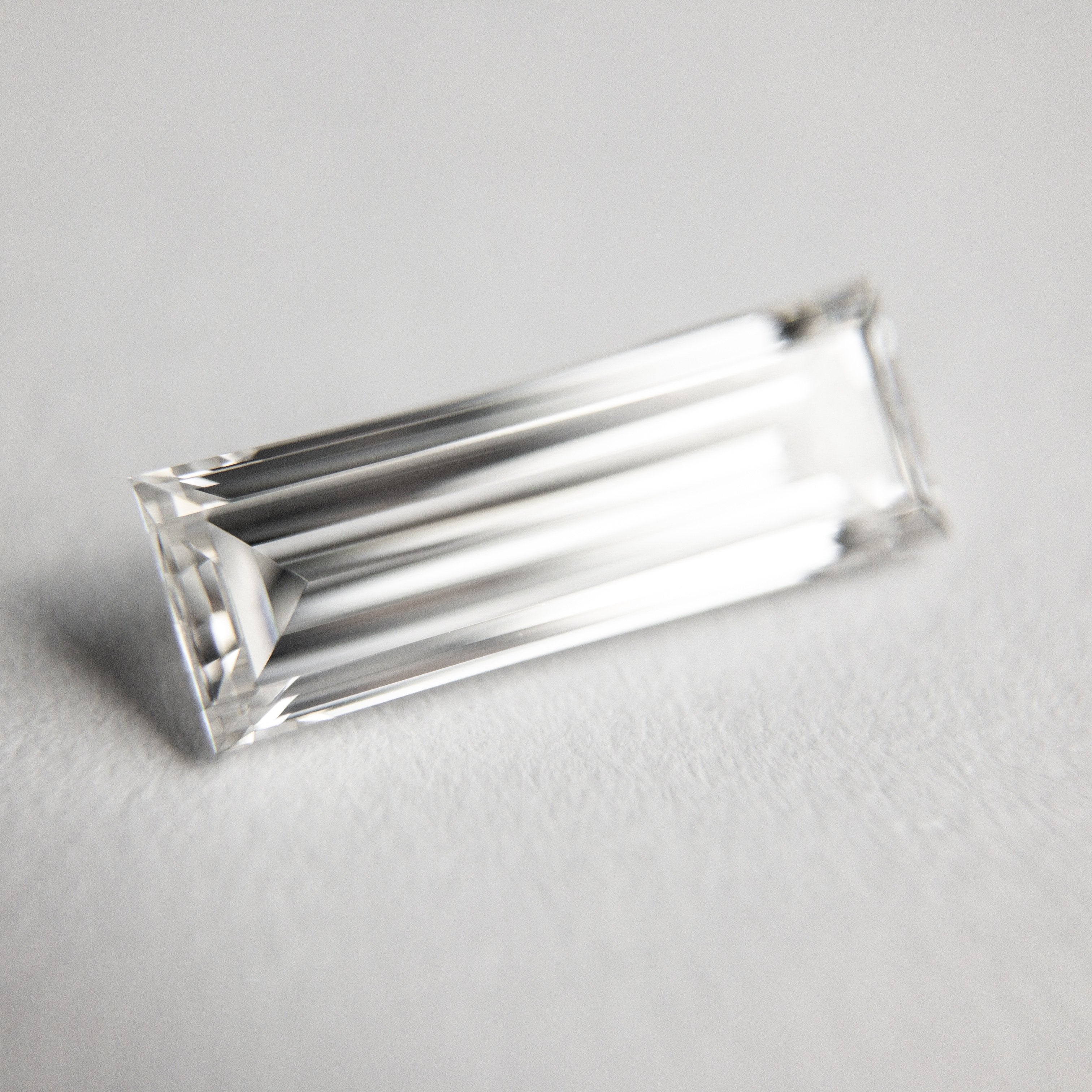 1.25ct 11.82x4.07x2.45mm GIA VVS1 F Baguette Step Cut 18331-01