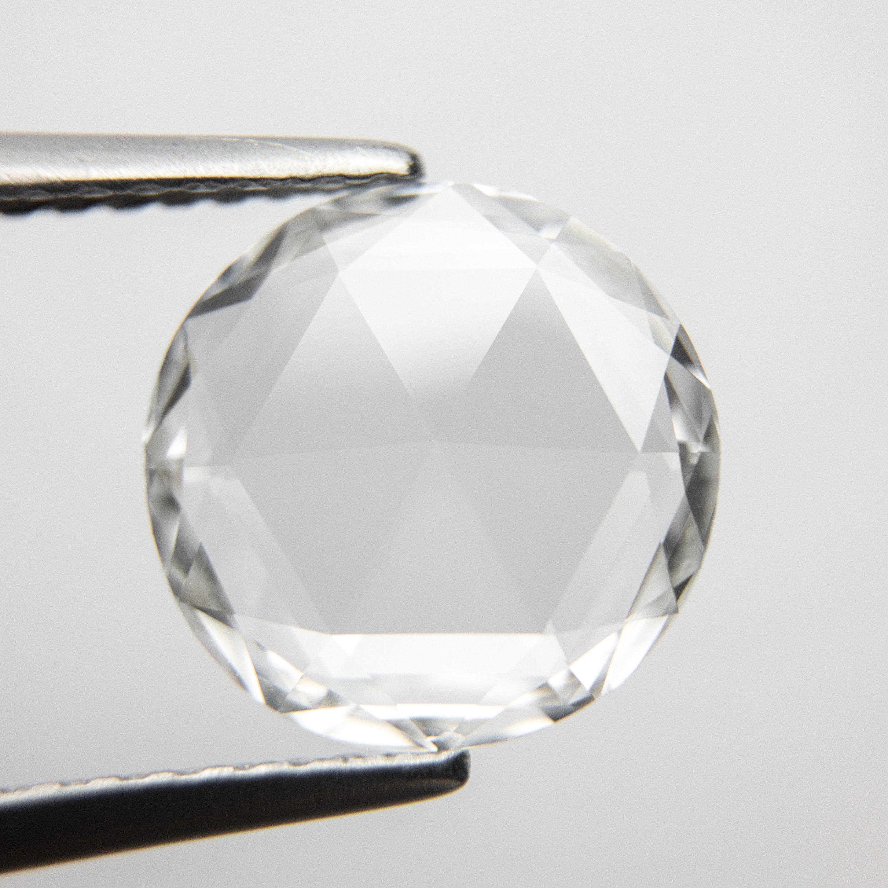 1.37ct 9.82x9.71x1.51mm VS1 E-F Round Rosecut 18347-01 Hold D1540