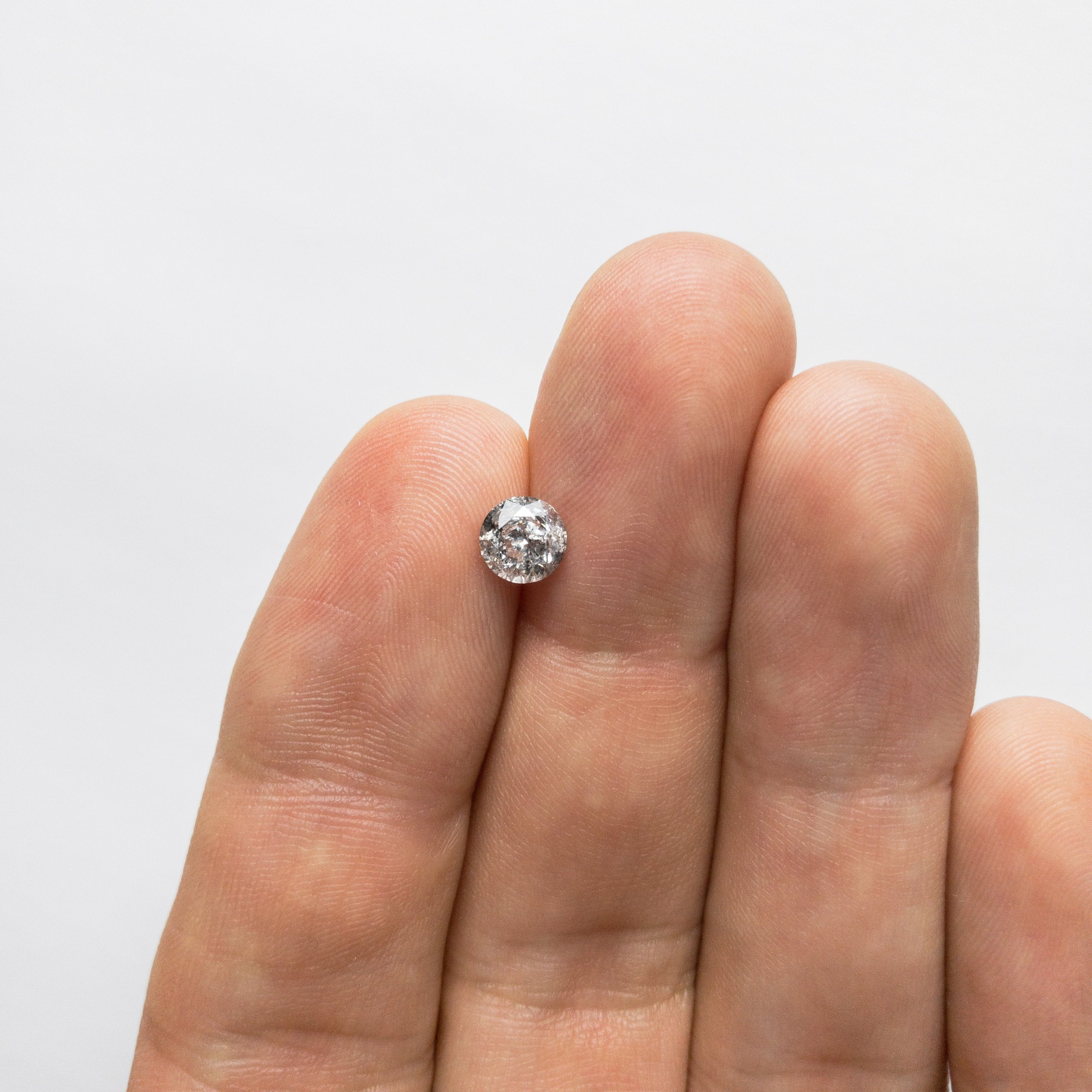 0.84ct 5.82x5.77x3.74mm Round Brilliant 18357-08 hold D1523