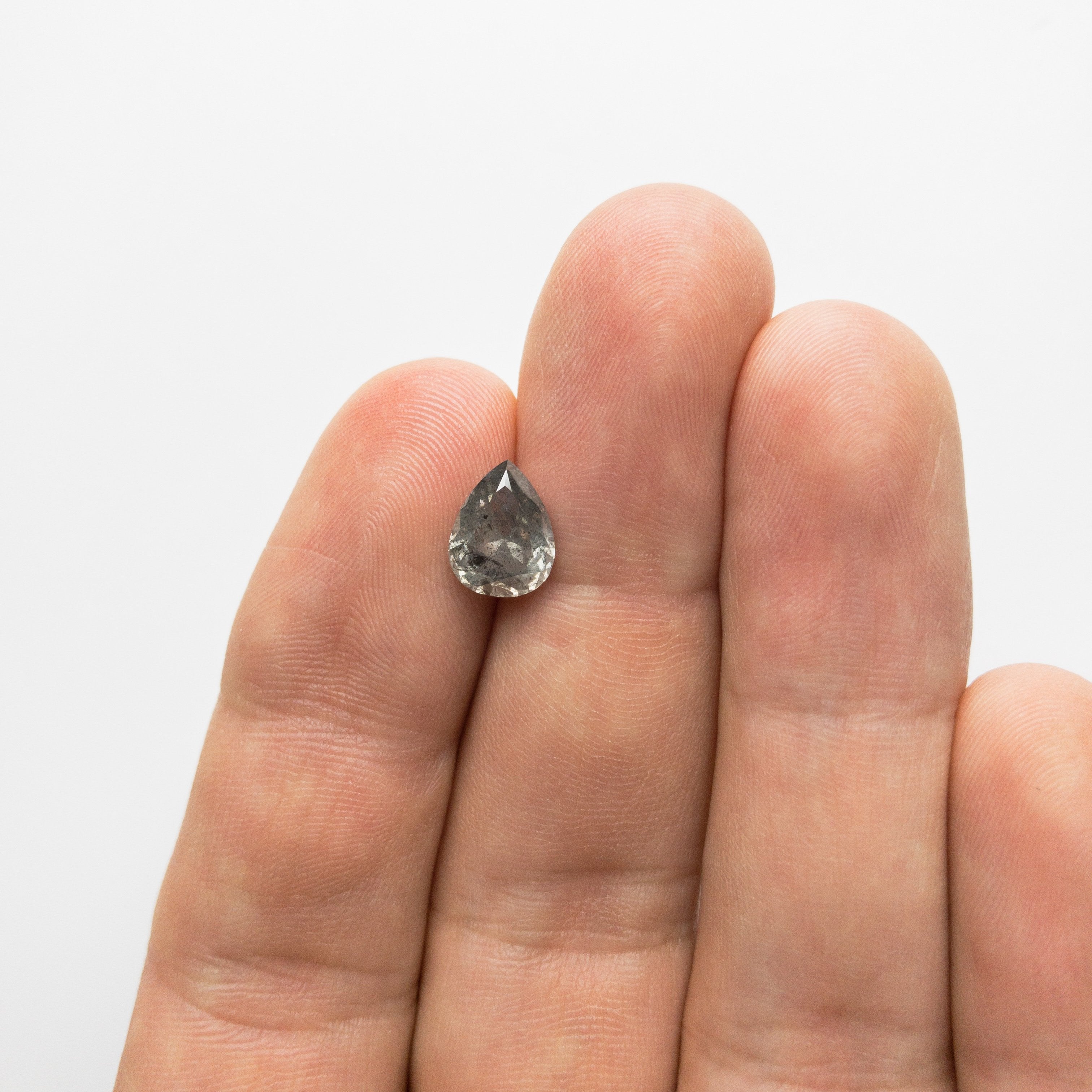 1.96ct 9.41x7.32x4.08mm Pear Brilliant 18365-02 hold D1583