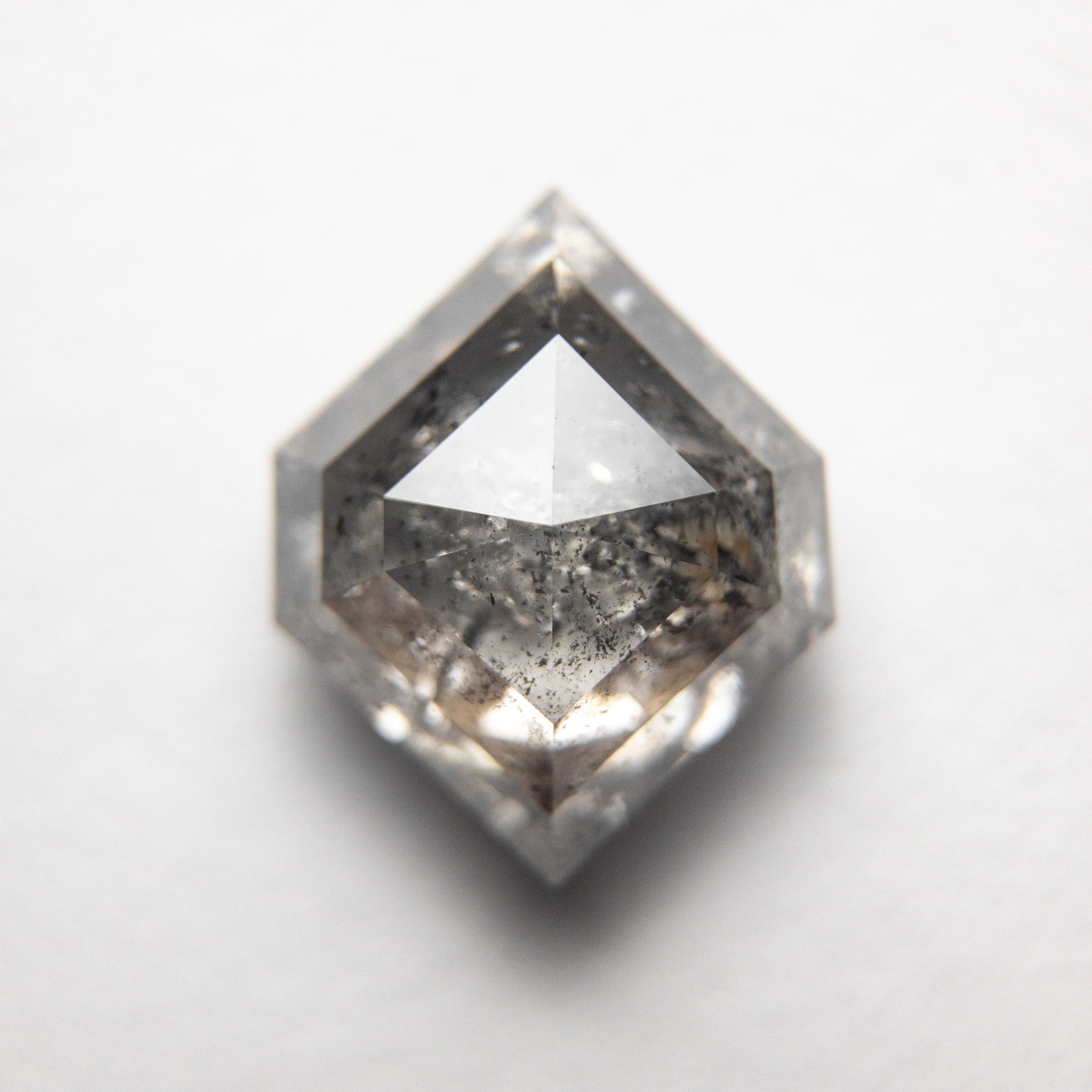 2.94ct 10.84x8.77x4.58mm Hexagon Rosecut 18366-07 hold D1418
