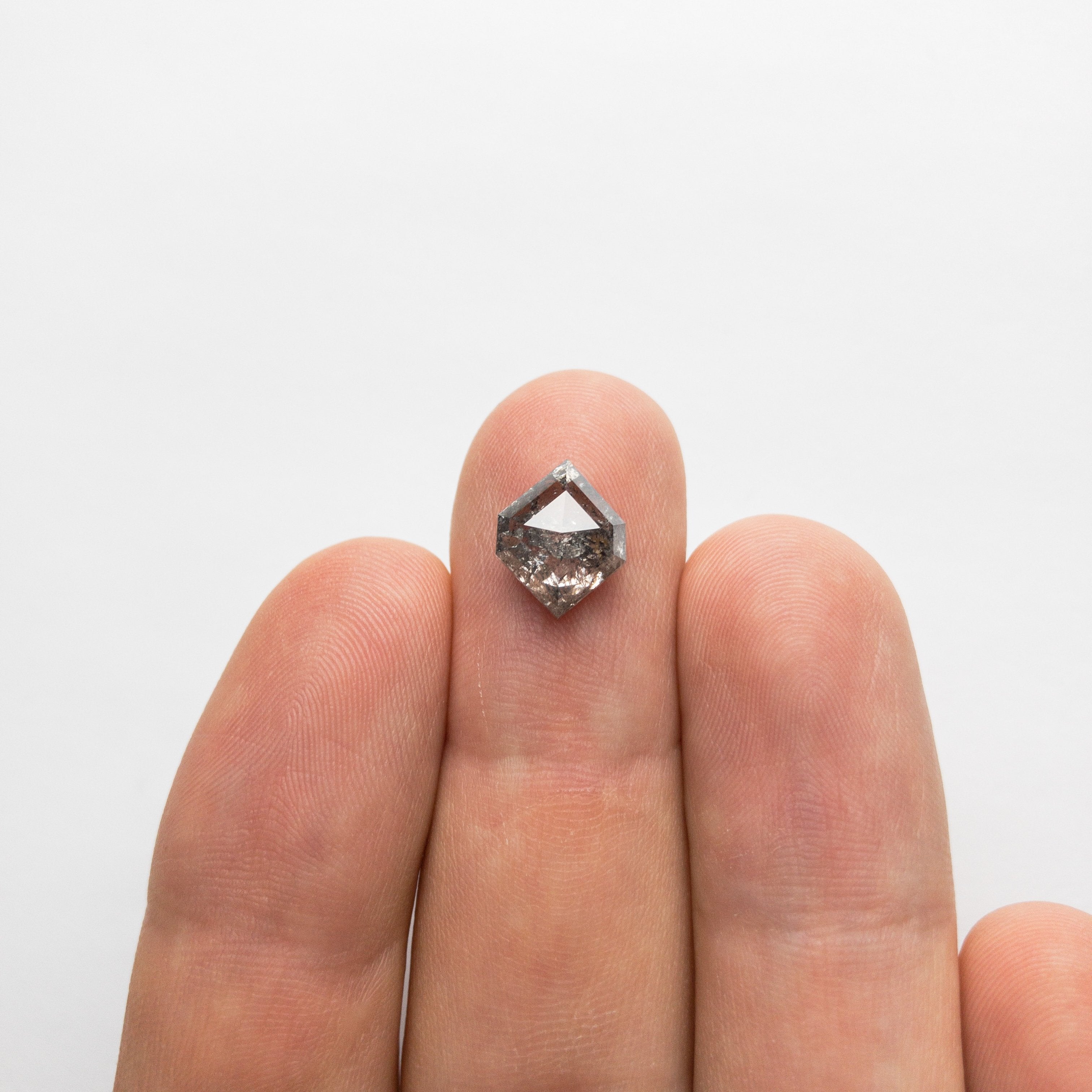 2.94ct 10.84x8.77x4.58mm Hexagon Rosecut 18366-07 hold D1418