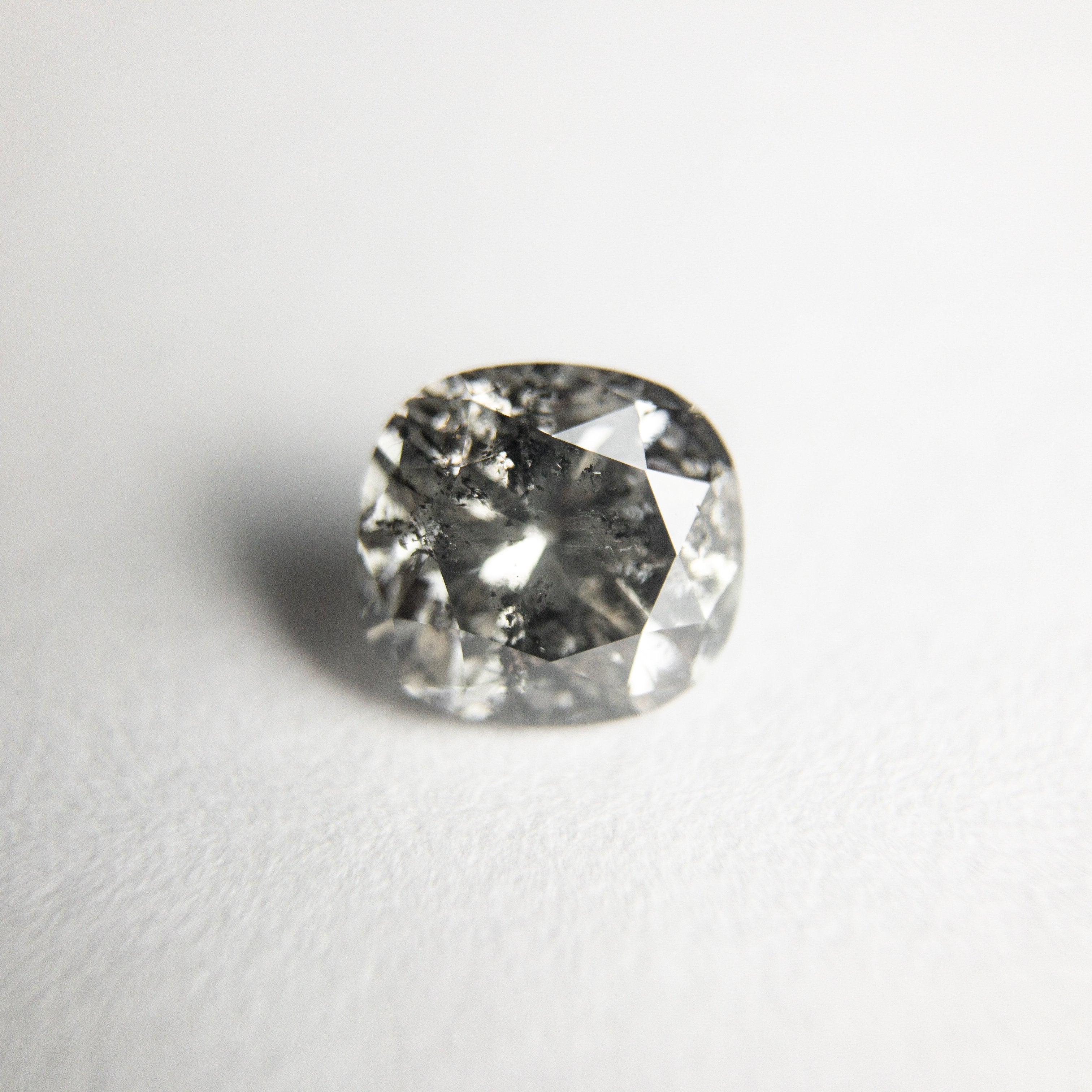0.92ct 5.91x5.58x4.00mm Cushion Brilliant 18367-01 hold D1819