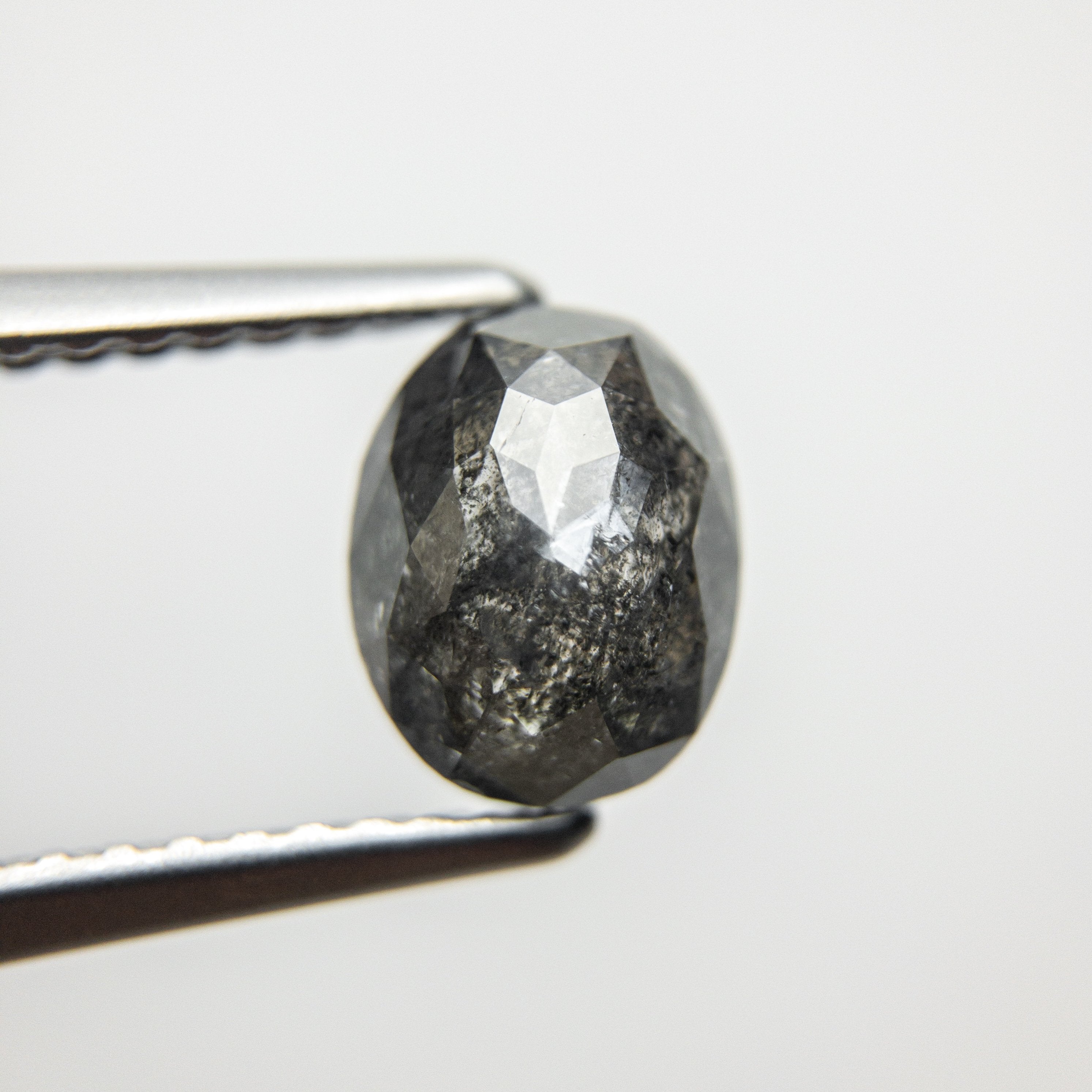 1.35ct 7.47x5.89x3.43mm Oval Double Cut 18368-05 hold d1422