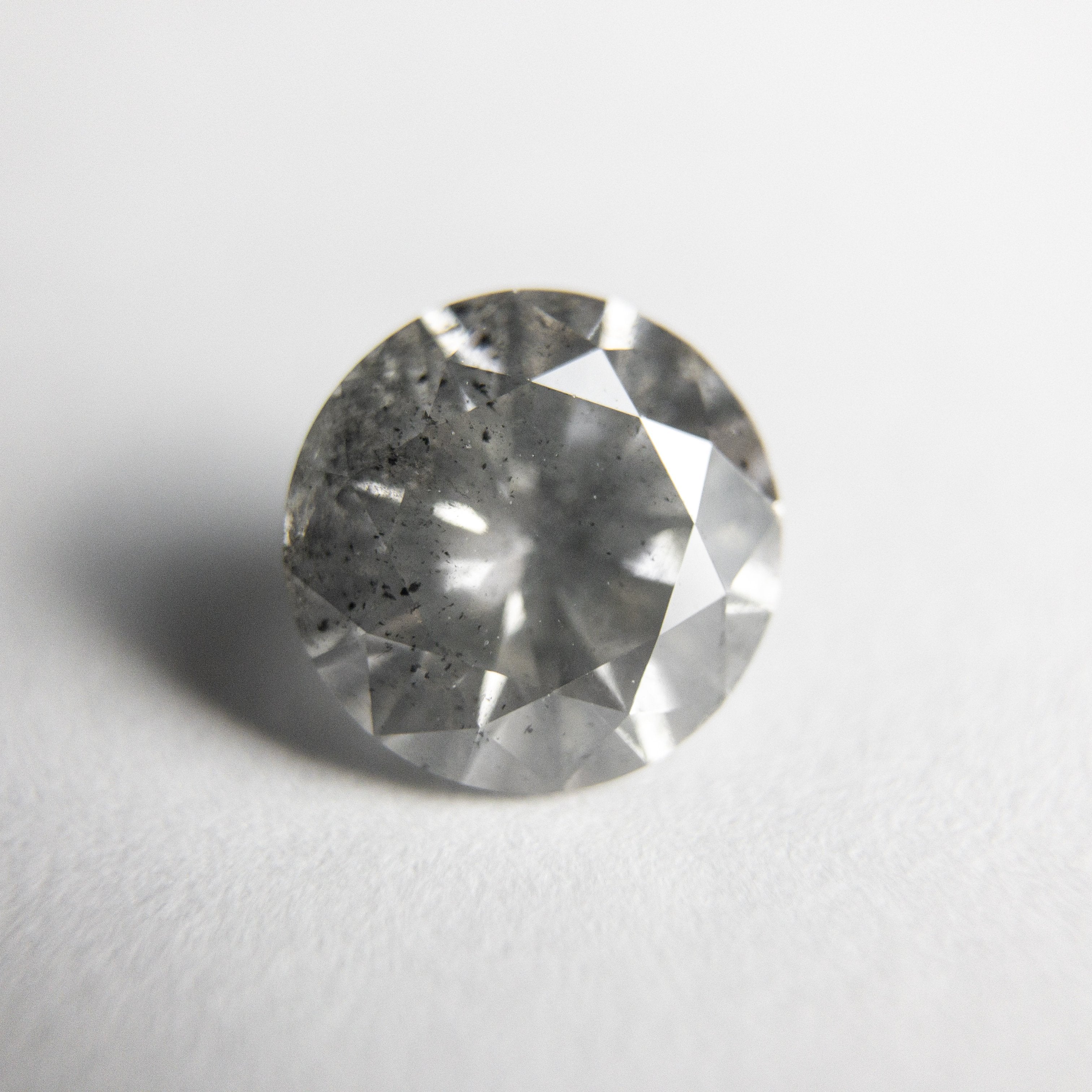 1.21ct 6.84x6.78x4.18mm Round Brilliant 18427-04 hold D1547