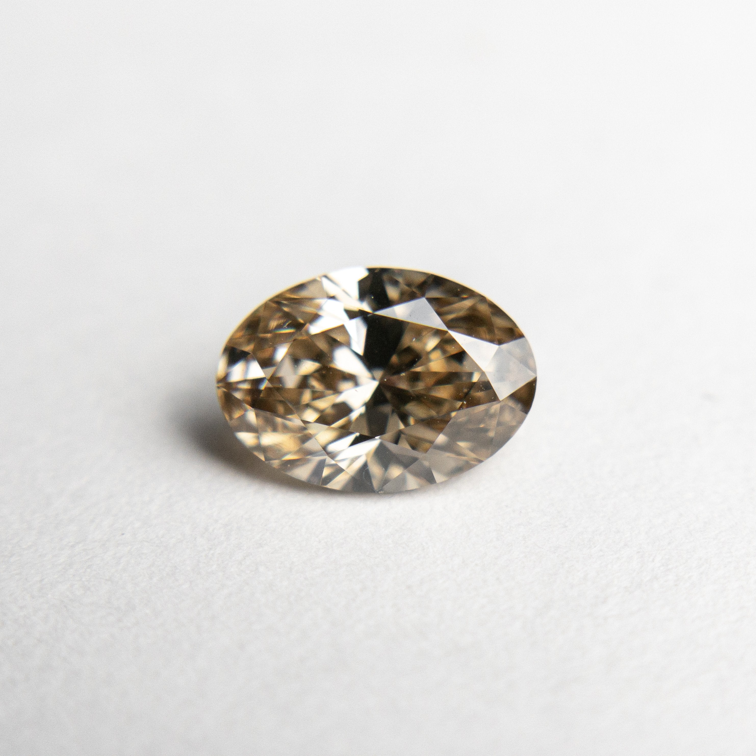 1.01ct 7.72x5.49x3.63mm Oval Brilliant 18450-02 Hold #D1889