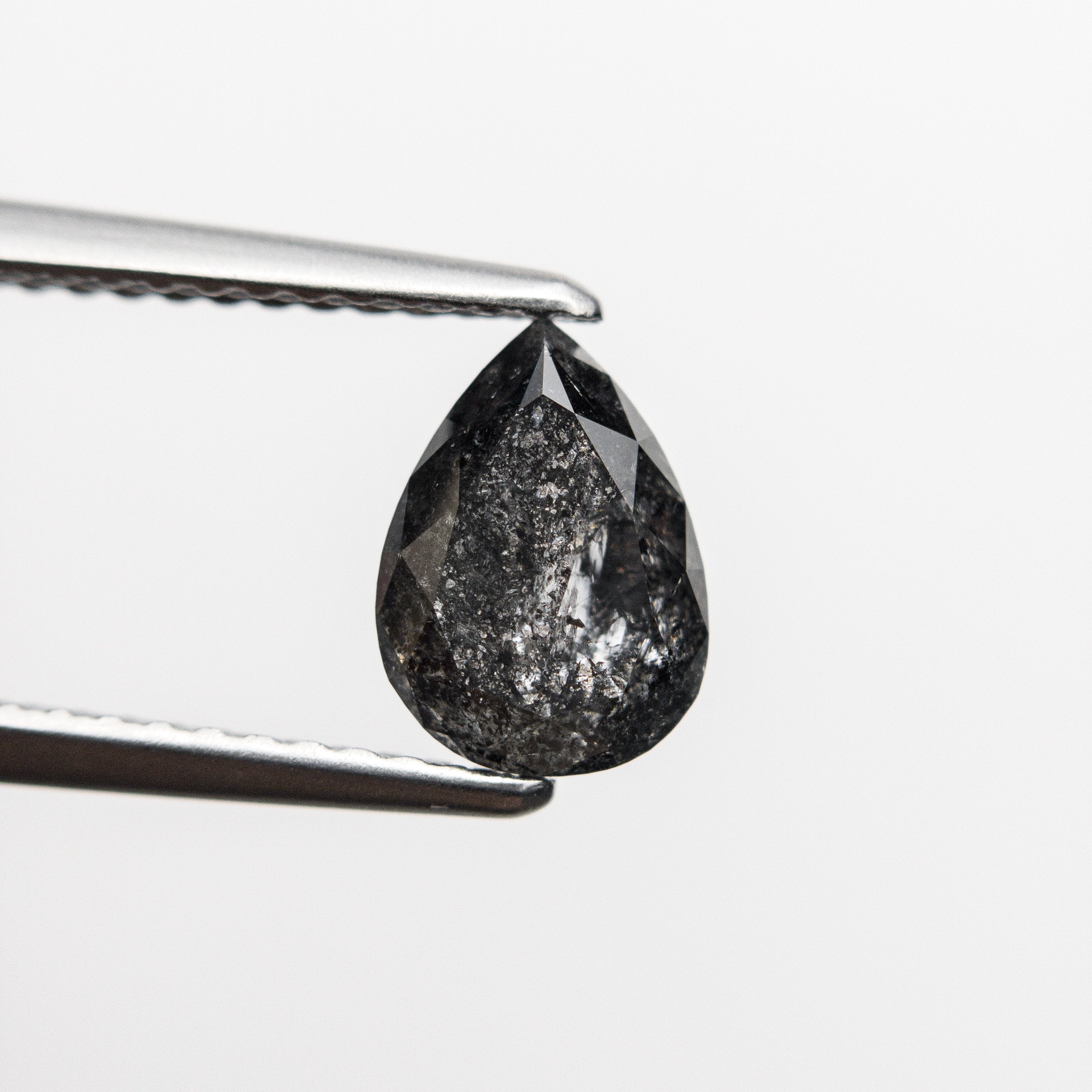1.23ct 8.01x5.77x4.32mm Pear Brilliant 18452-05 hold D1672