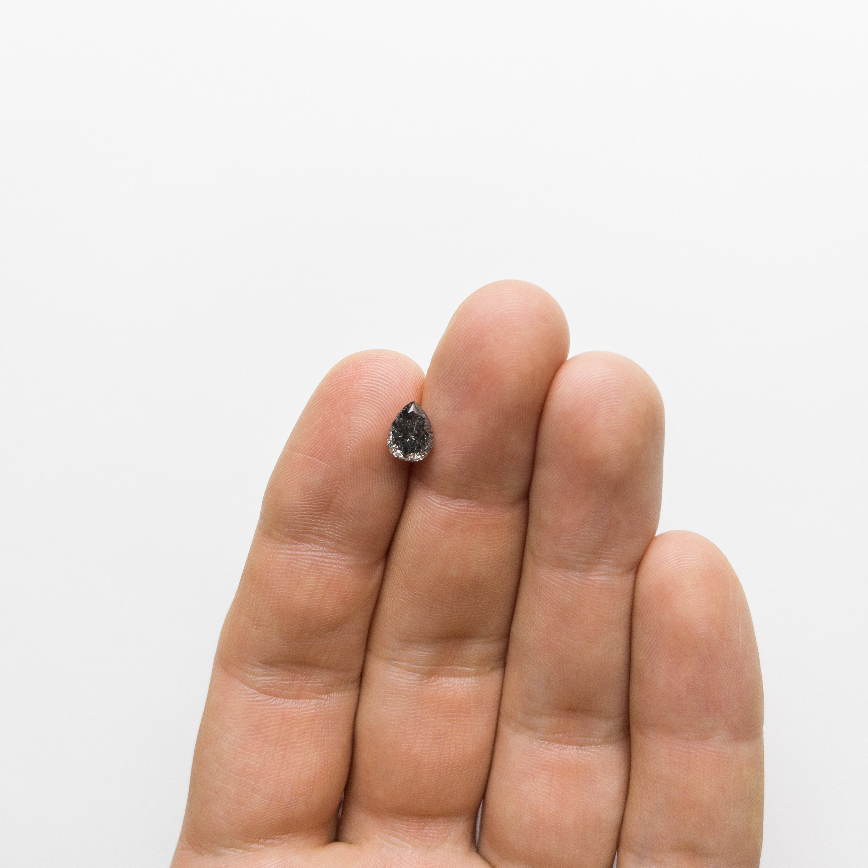 1.43ct 7.87x5.93x4.45mm Pear Brilliant 18452-10 hold D1610