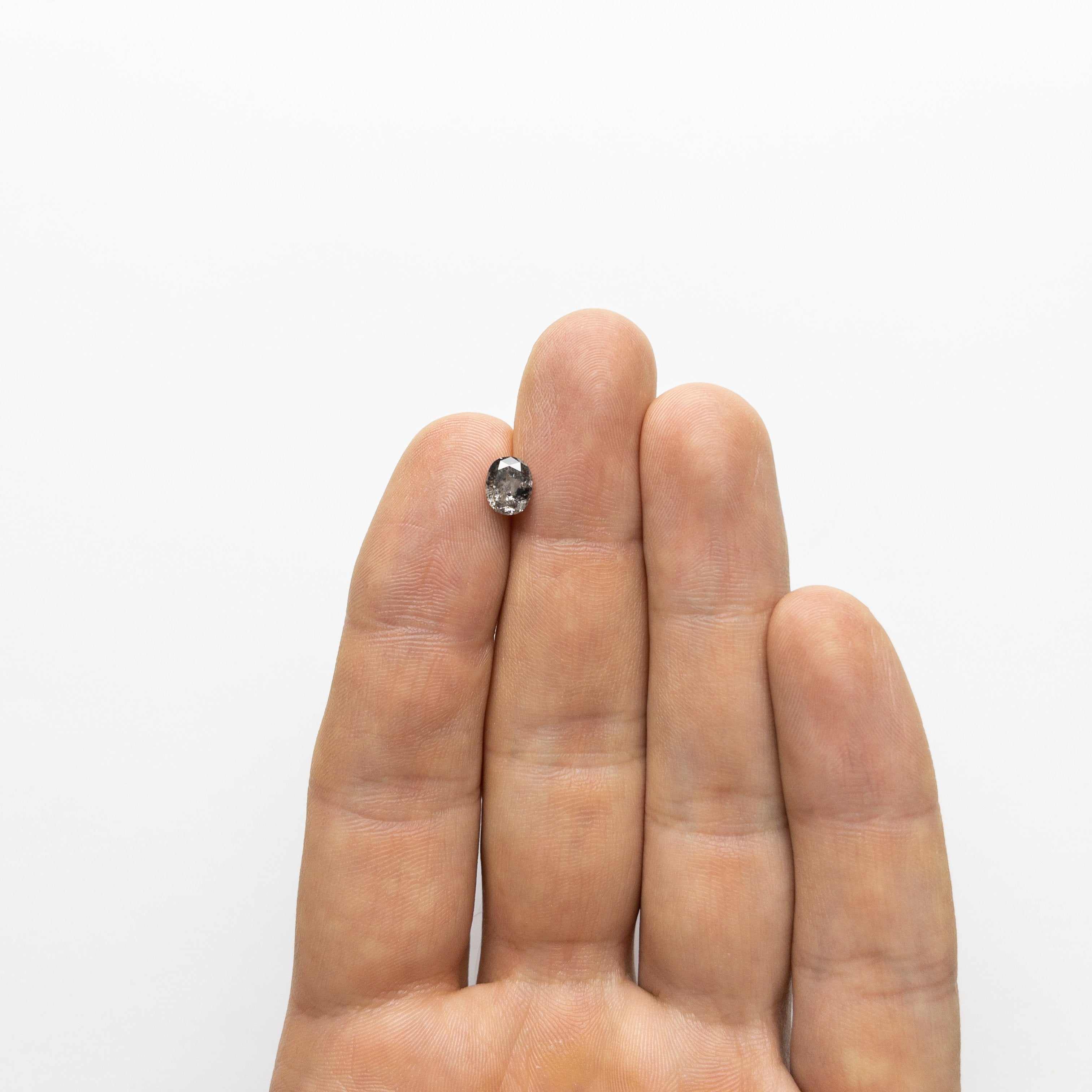 1.14ct 6.93x5.62x3.97mm Oval Brilliant 18453-19 D1703