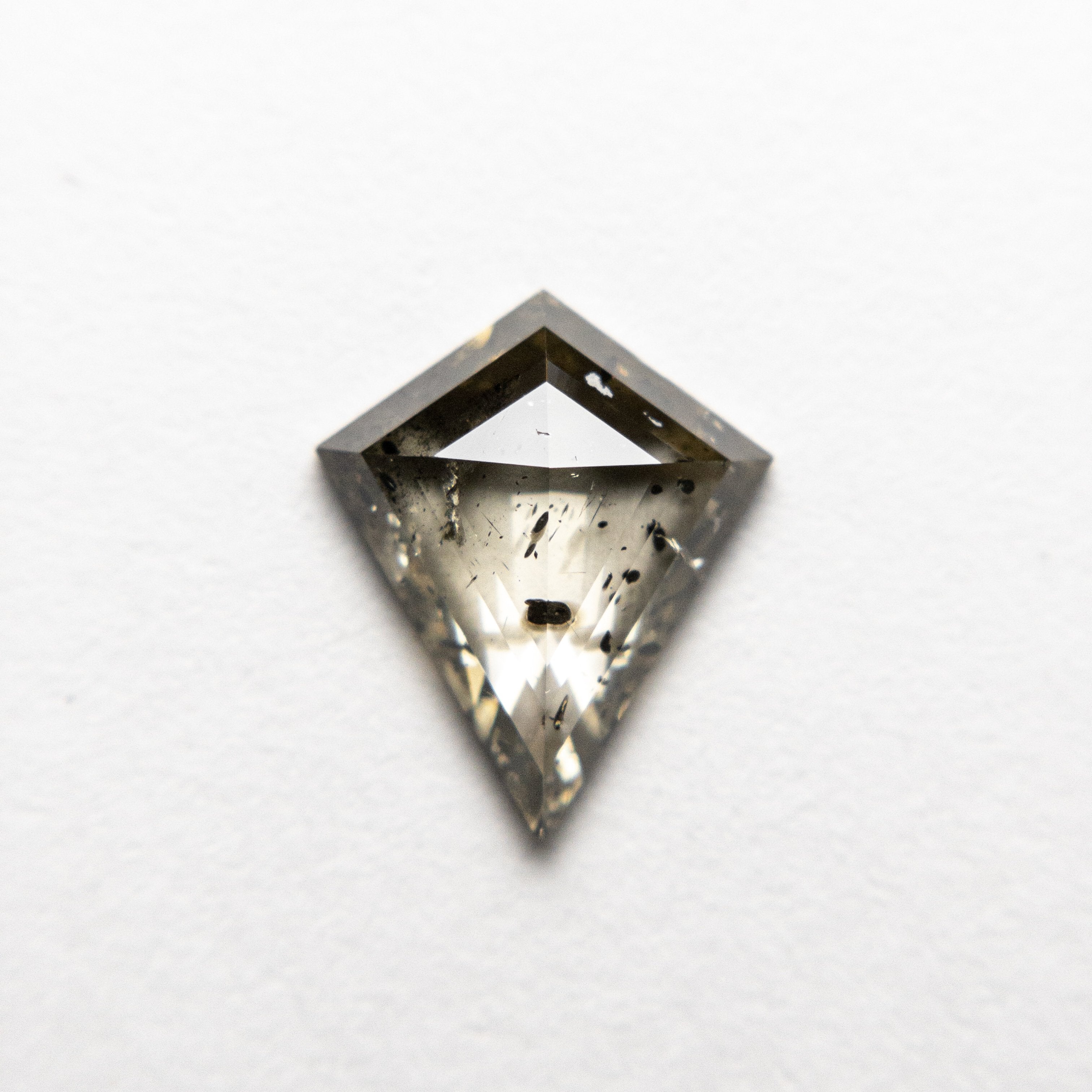0.97ct 9.58x7.93x2.33mm Kite Rosecut 18456-05 hold D1901