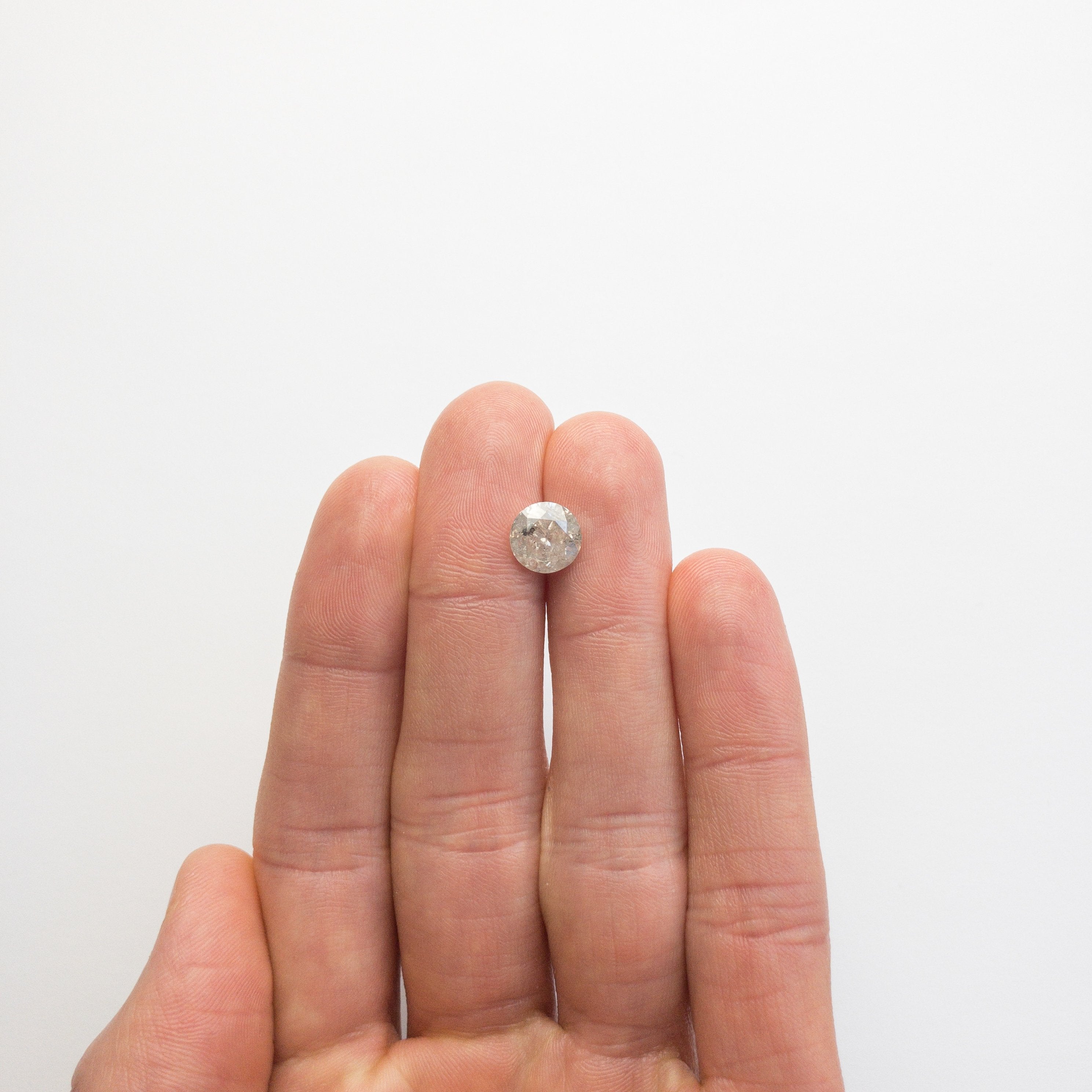 2.72ct 8.60x8.69x5.58mm Round Brilliant 18494-03