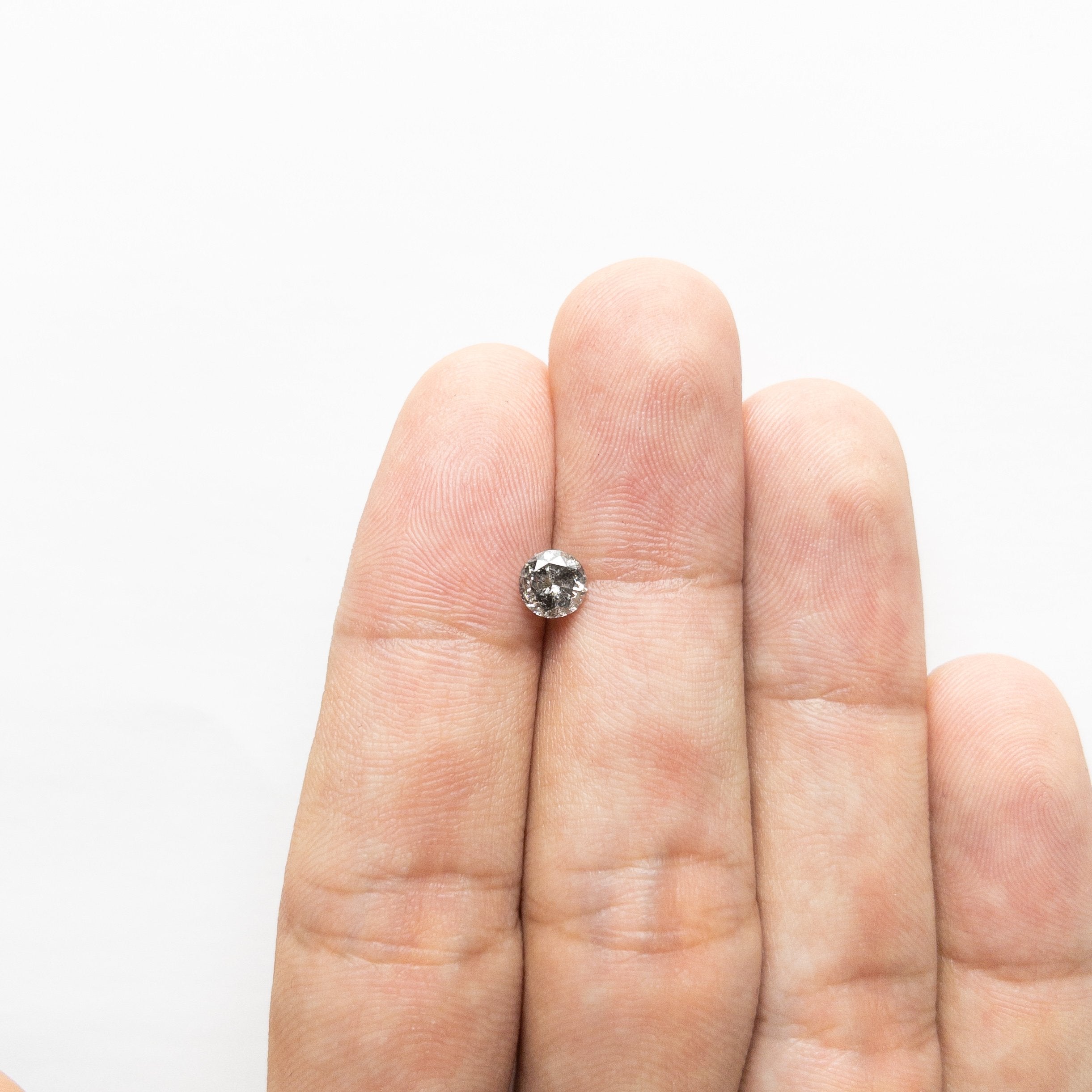 0.79ct 5.70x5.62x3.69mm Round Briliant 18531-05