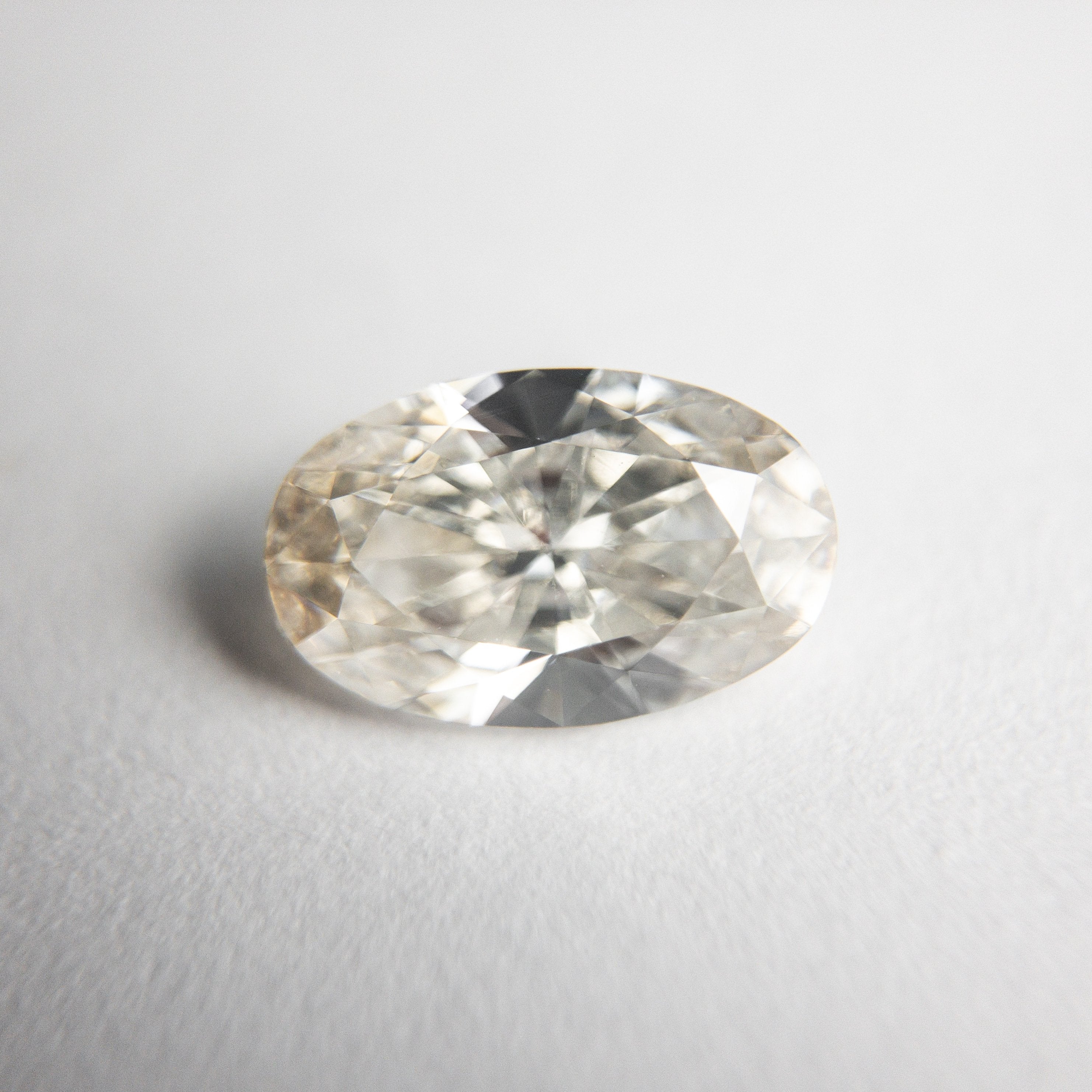 1.21ct 8.89x5.64x3.21mm VS2 Champagne Oval Brilliant 18534-01