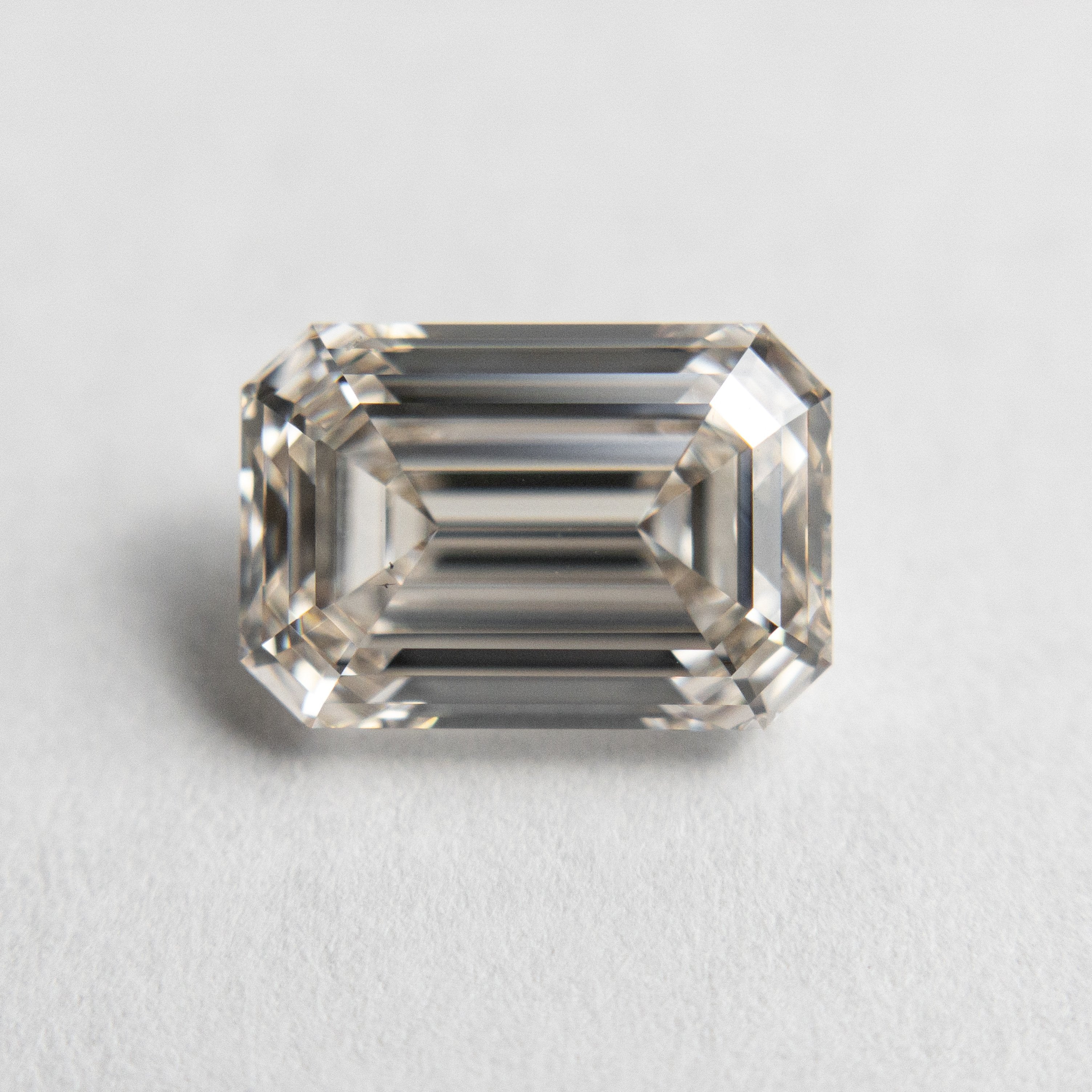 3.01ct 9.92x6.80x4.79mm VS2 O-P Emerald Cut 18622-01