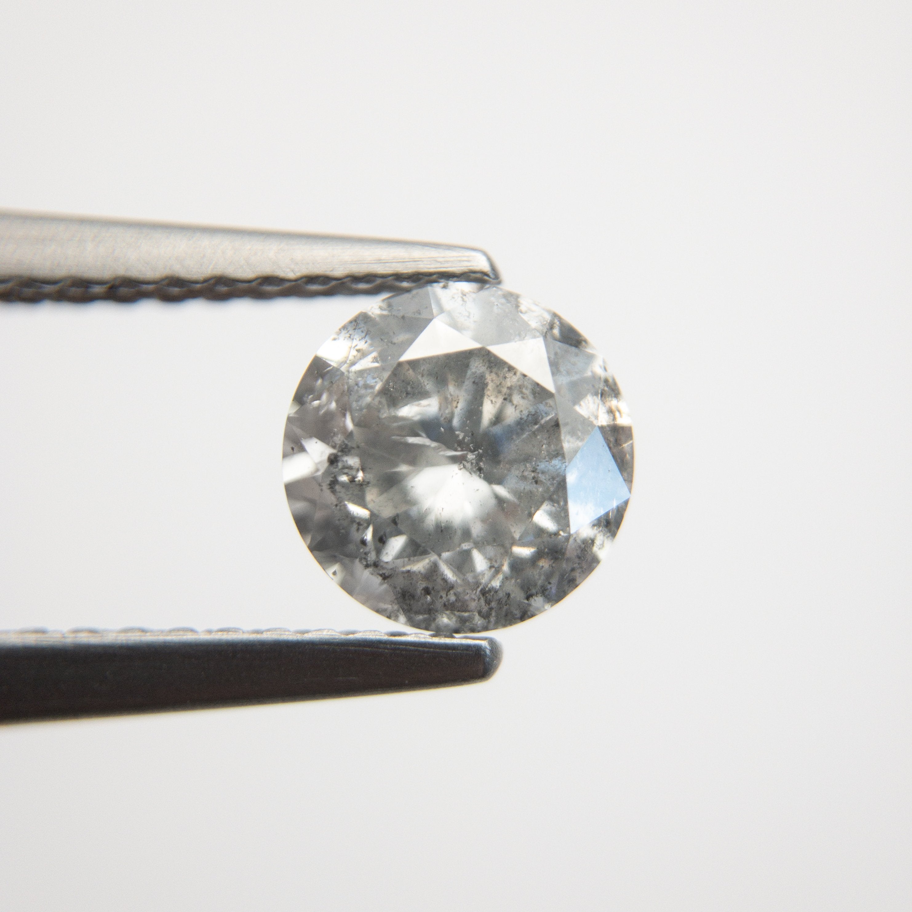 1.20ct 6.55x6.53x4.24mm Round Brilliant 18660-04 hold D1913