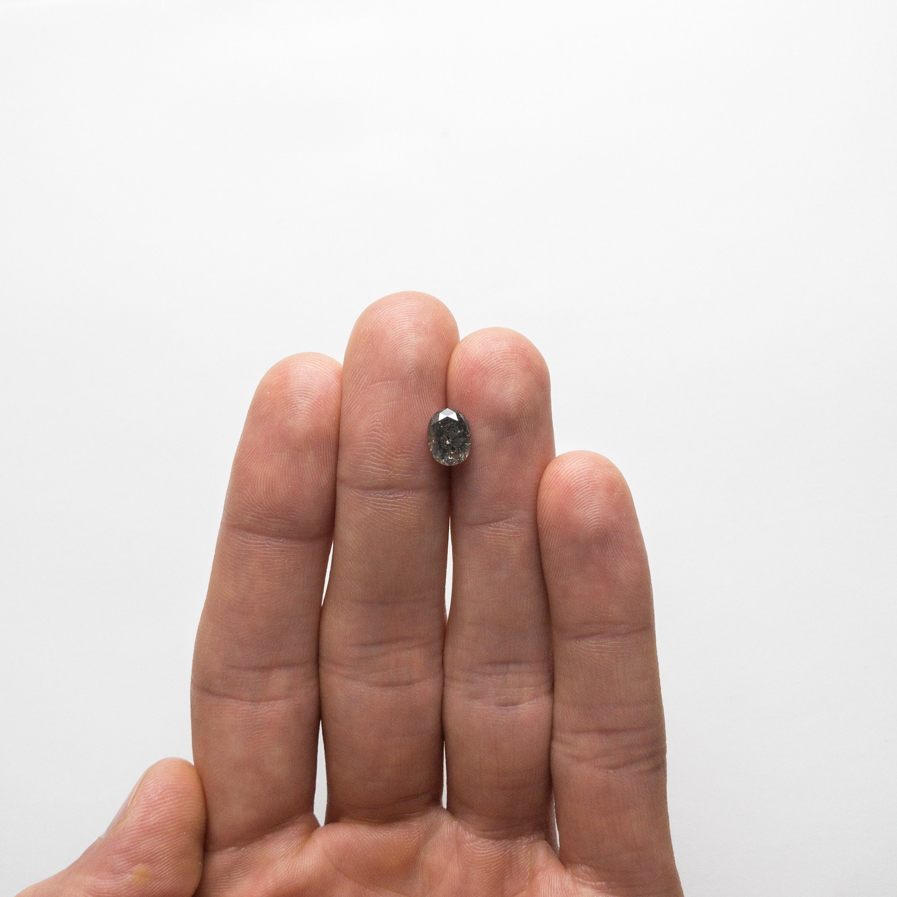1.72ct 8.32x6.24x4.67mm Salt and Pepper Oval Brilliant 18792-01