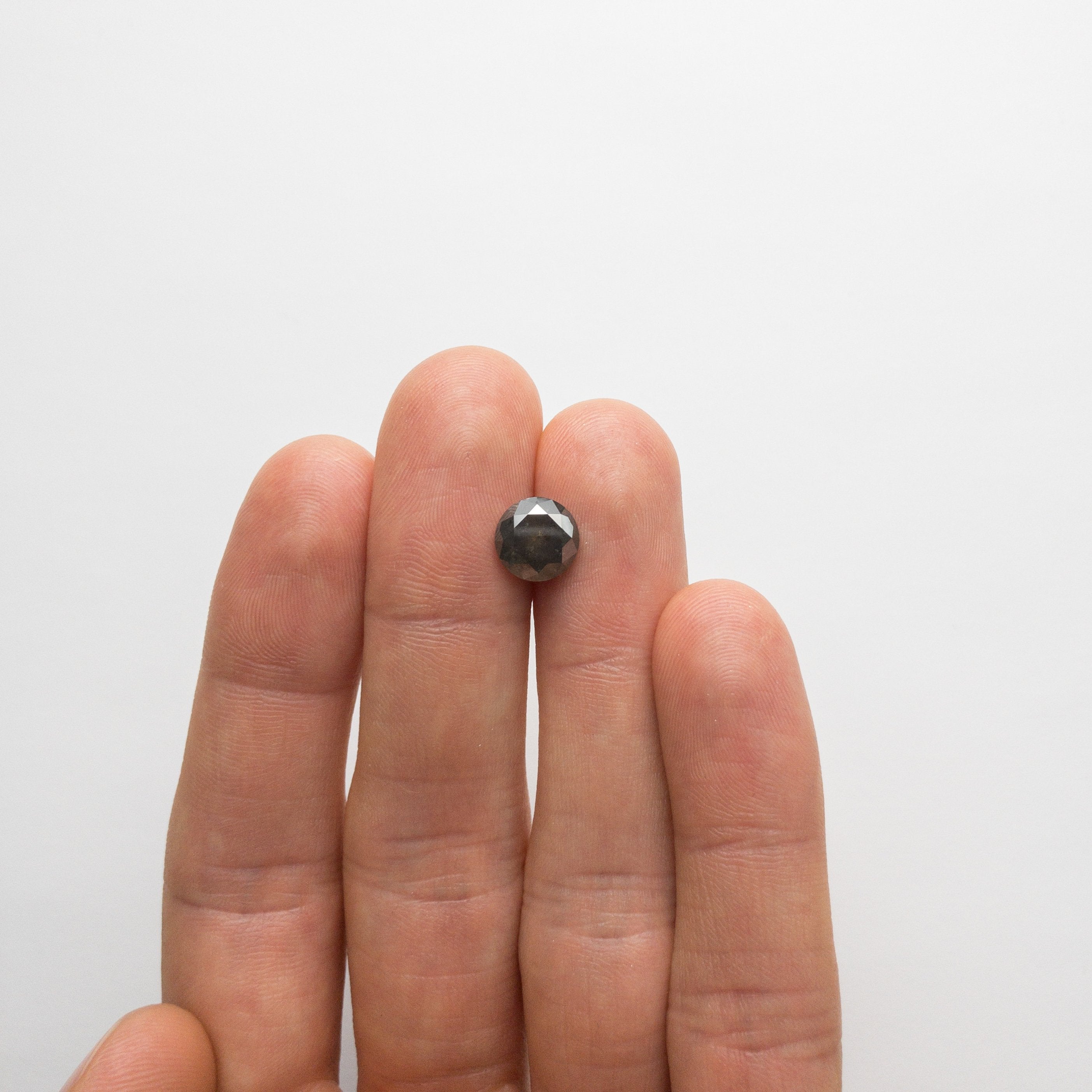 2.81ct 8.66x8.61x5.89mm Round Brilliant 18802-01