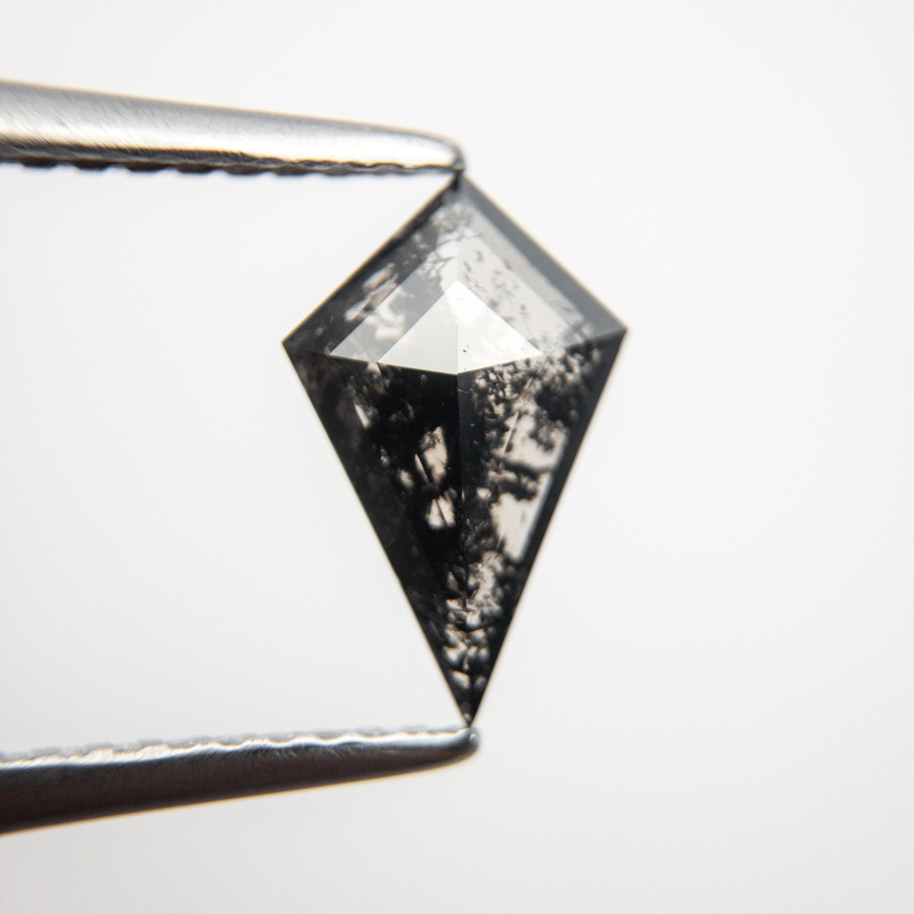 0.83ct 10.55x6.67x2.12mm Kite Rosecut 18805-02