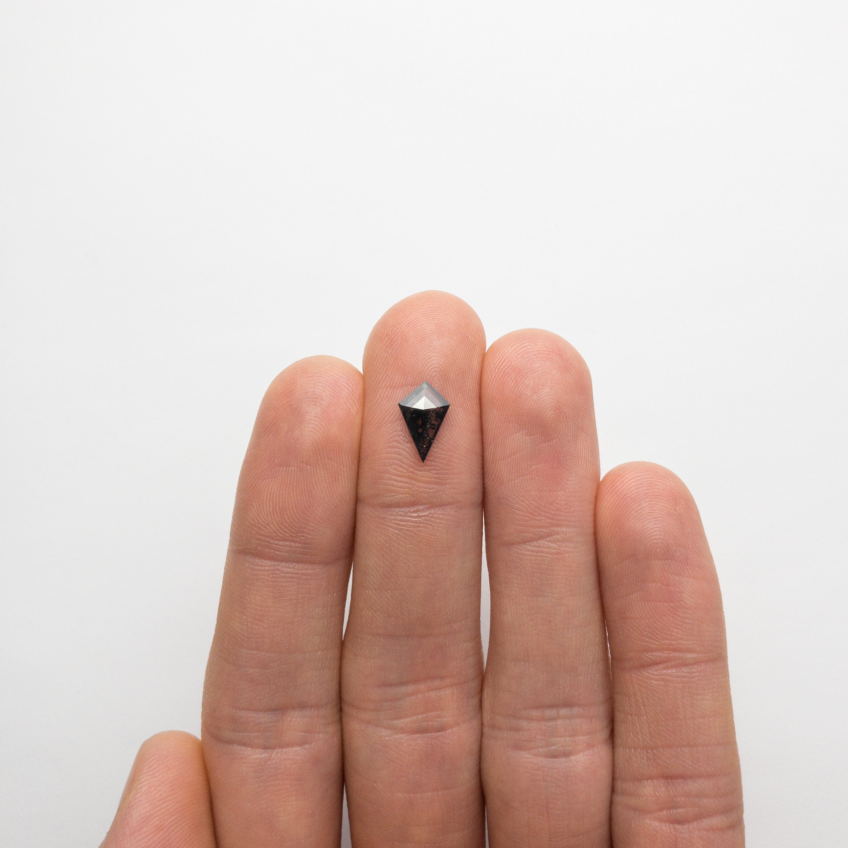 0.83ct 10.55x6.67x2.12mm Kite Rosecut 18805-02