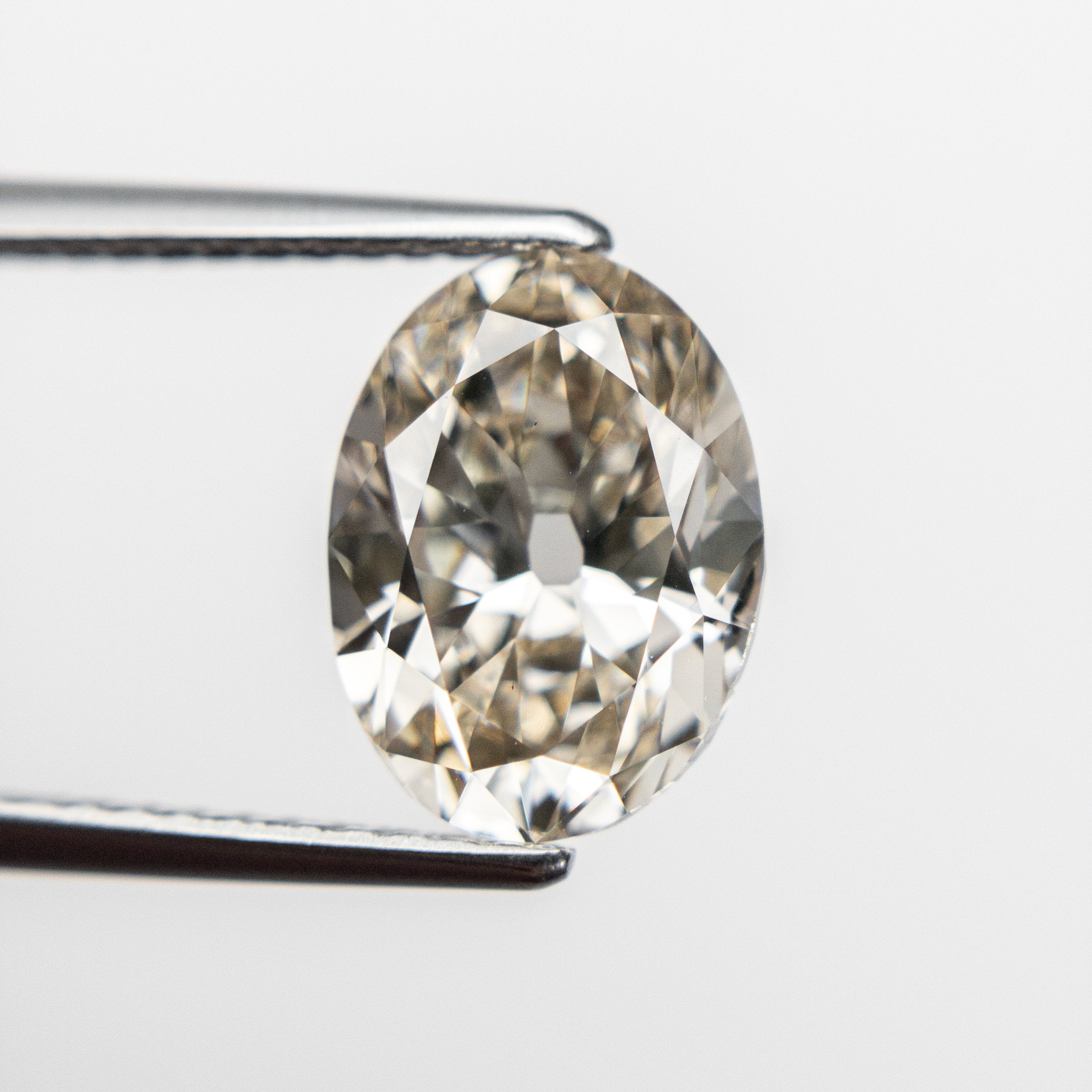 2.57ct 10.09x7.44x4.71mm VS2 Champagne Modern Antique Oval Brilliant 18881-01