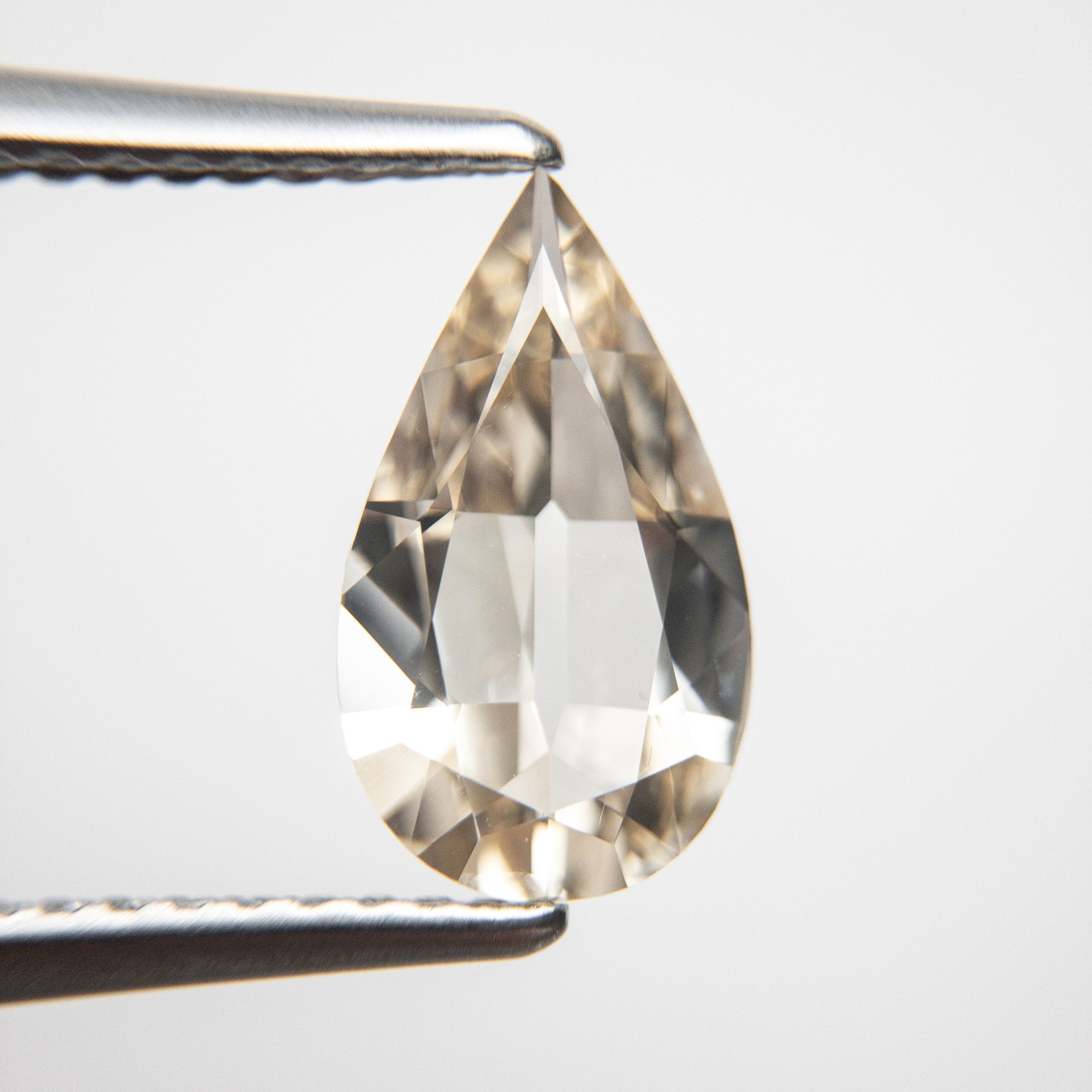 1.13ct 11.23x6.54x2.18mm VS Champagne Pear Modified Brilliant 18882-01