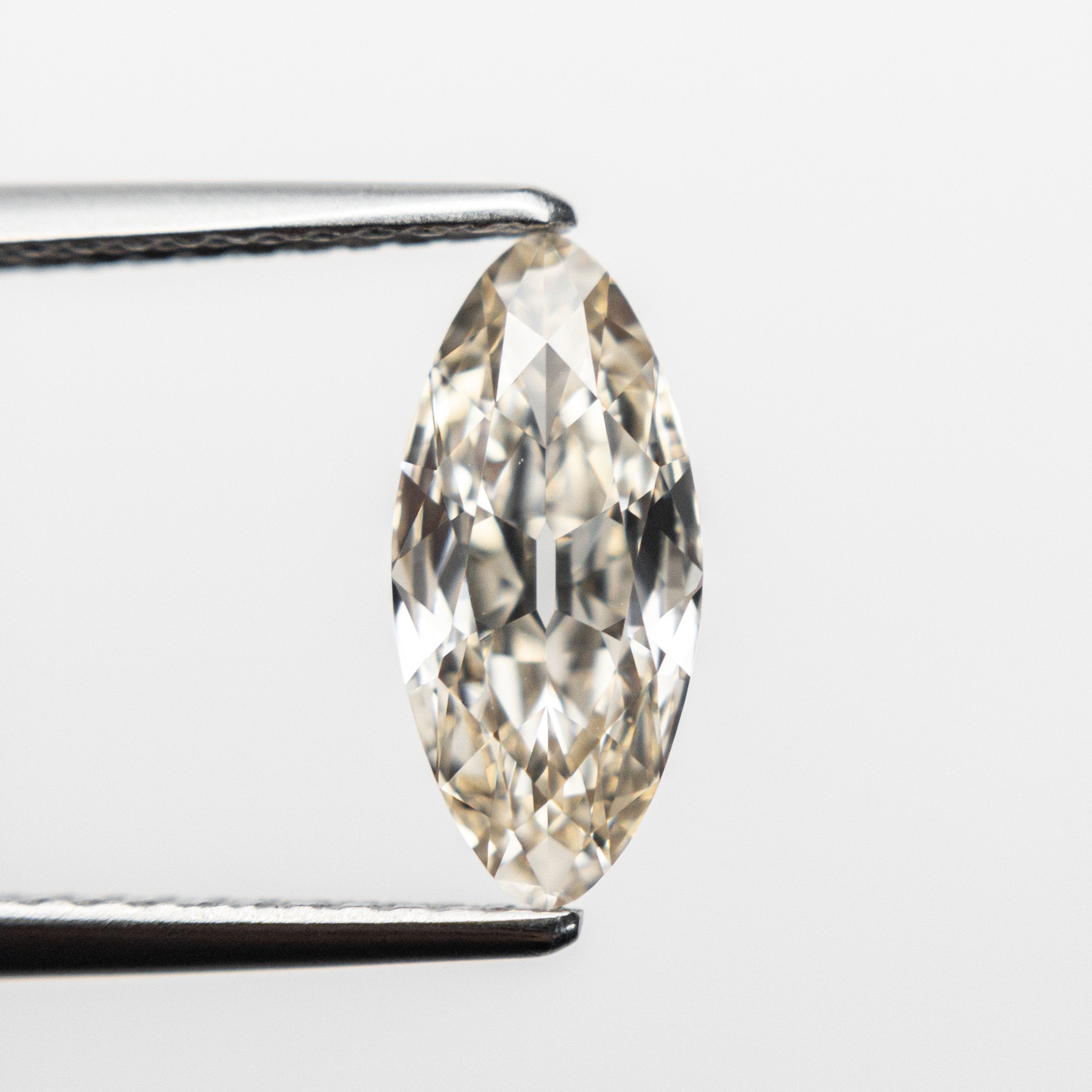 1.02ct 11.07x5.08x2.54mm VVS2 Champagne Modern Antique Moval 18883-01