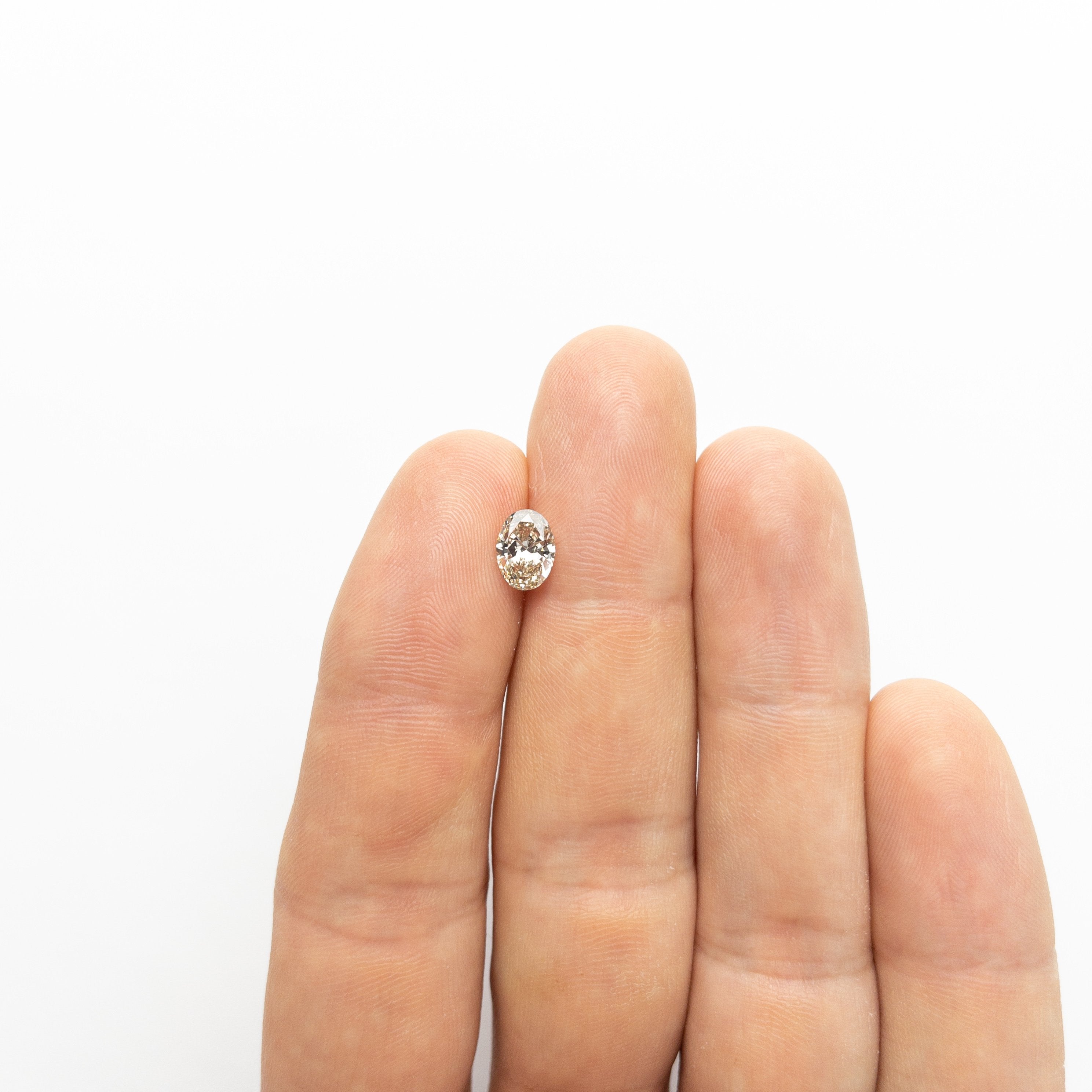 1.01ct 7.94x5.81x3.45mm VS Champagne Oval Brilliant 18891-01