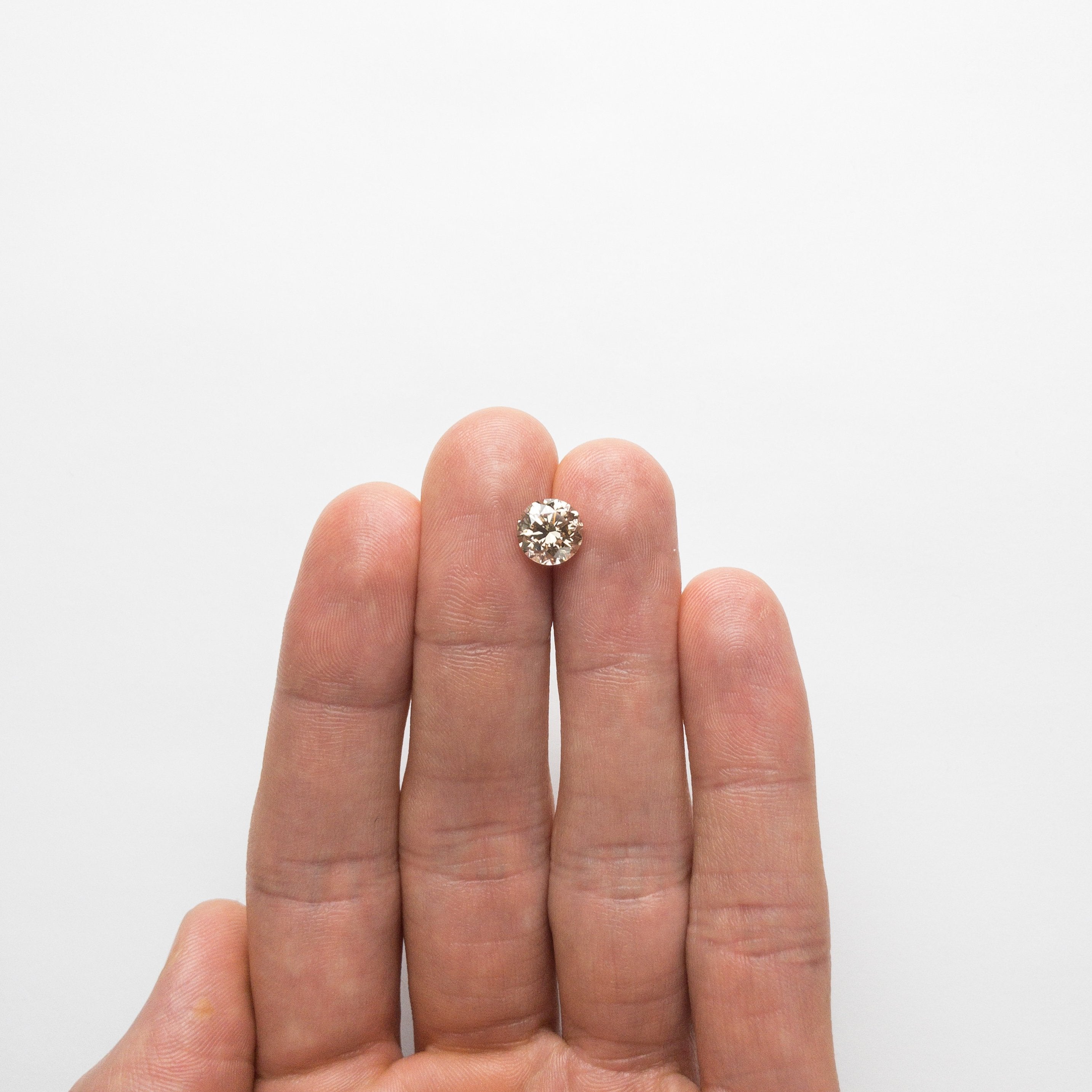 2.26ct 8.01x7.97x5.48mm Champagne Round Brilliant 18969-01