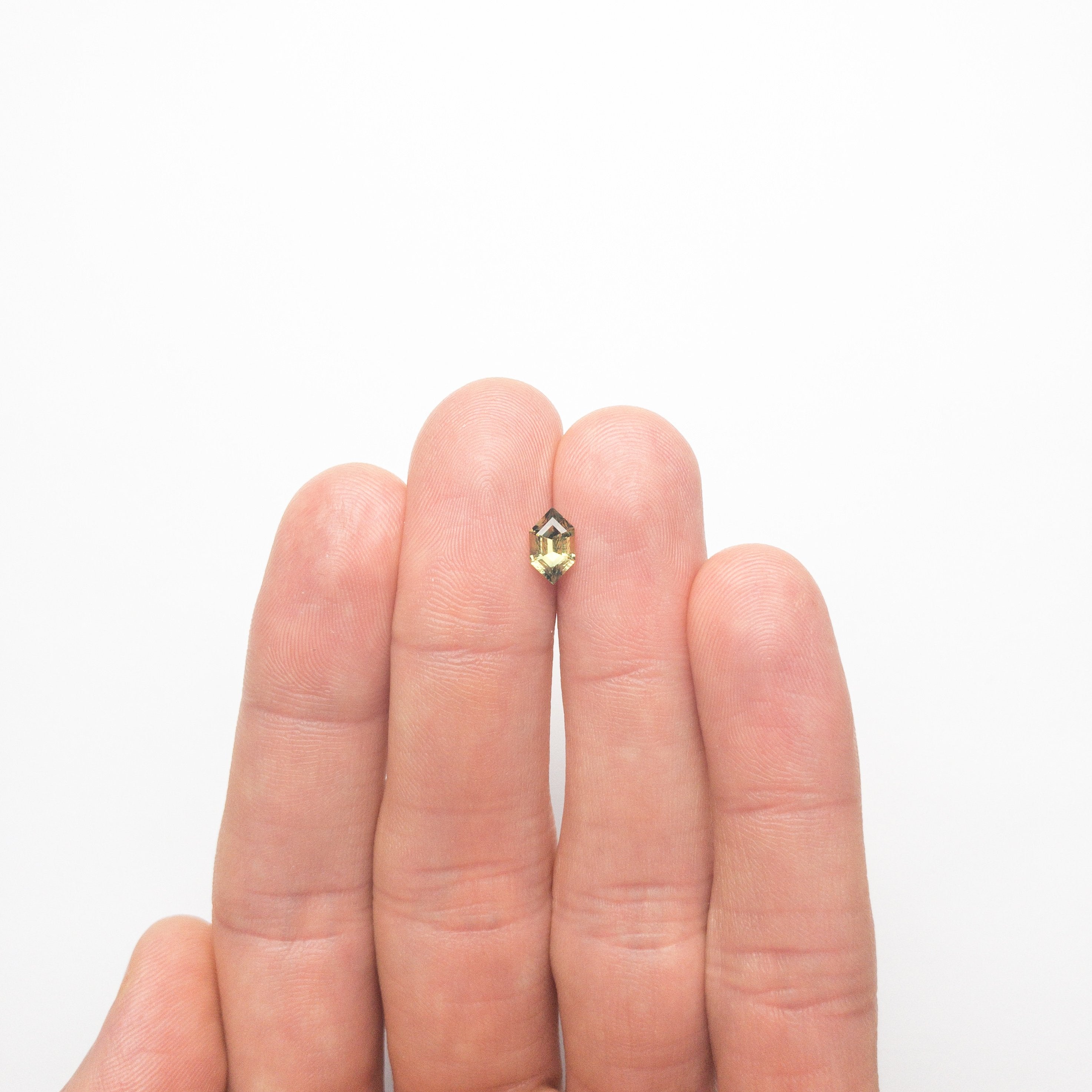 0.87ct 8.00x4.69x3.31mm Hexagon Step Cut Sapphire 18973-56
