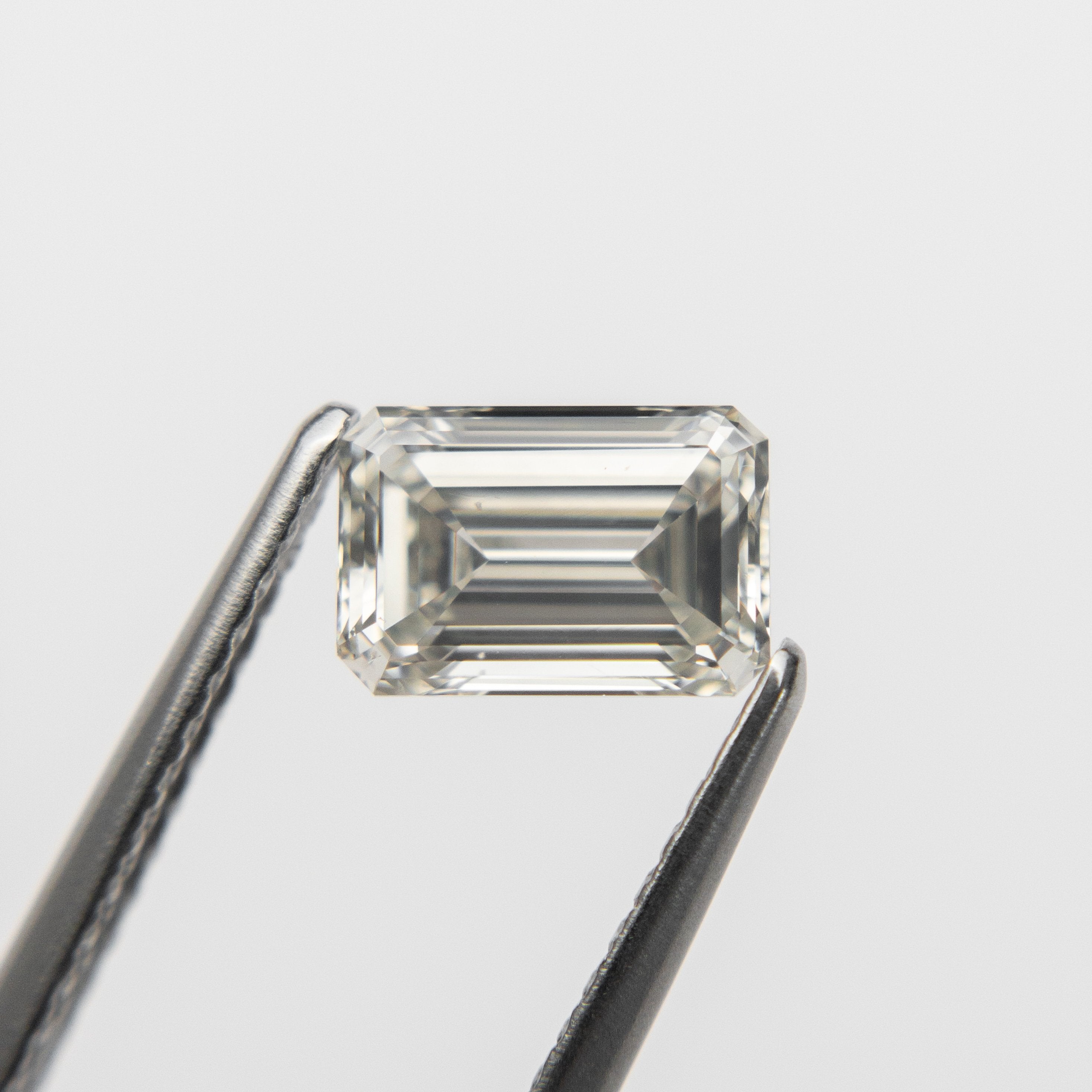 0.99ct 7.00x4.71x2.99mm Silver Grey Cut Corner Rectangle Step Cut 18992-01