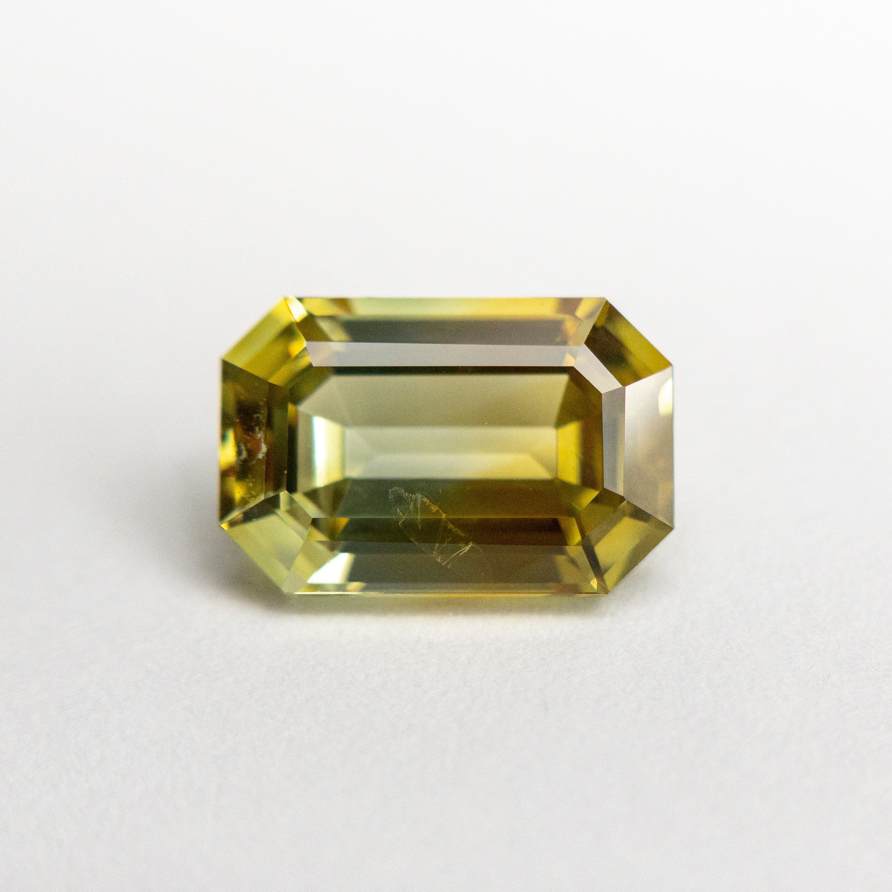 2.63ct 9.41x6.22x4.13mm Cut Corner Rectangle Step Cut Sapphire 19121-10