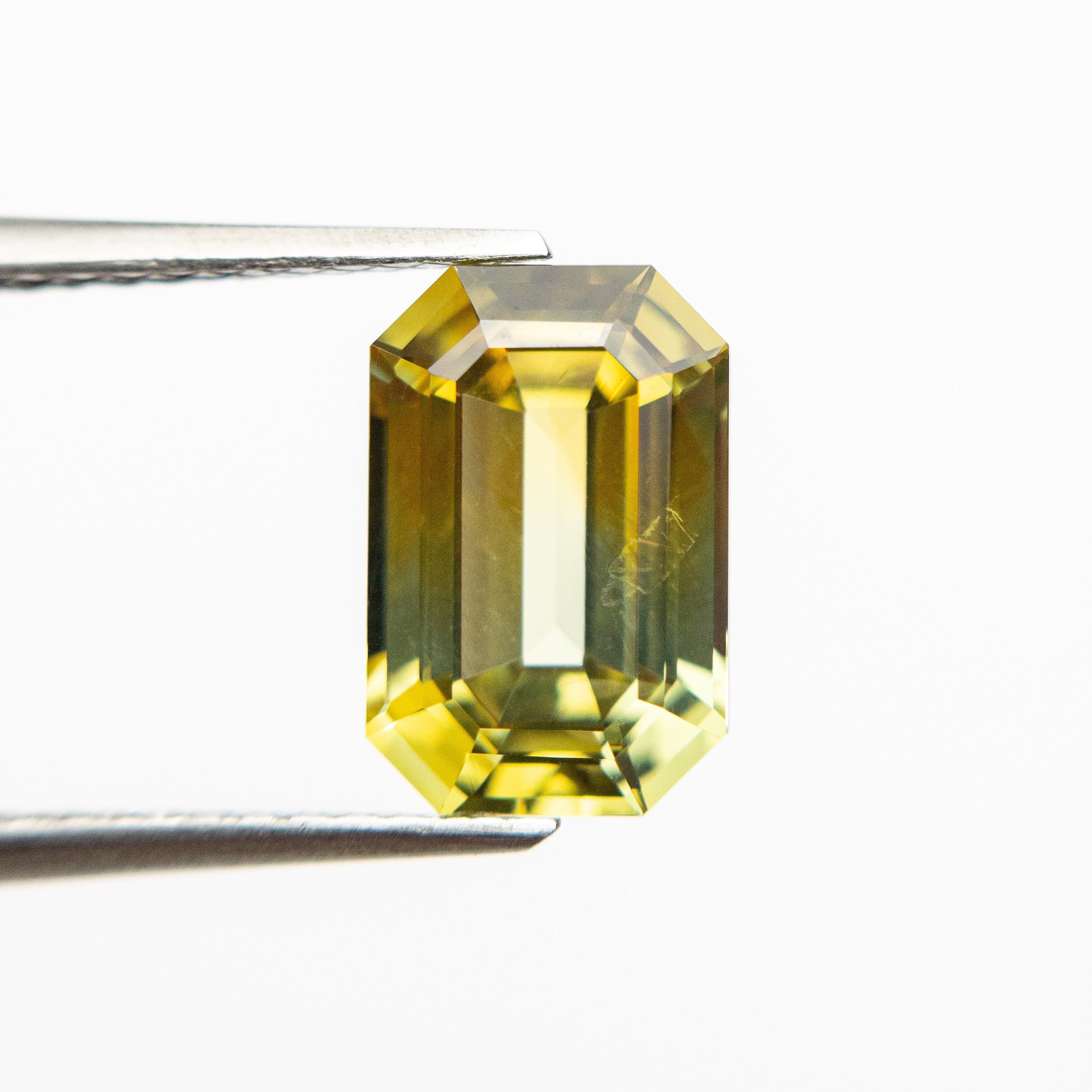 2.63ct 9.41x6.22x4.13mm Cut Corner Rectangle Step Cut Sapphire 19121-10