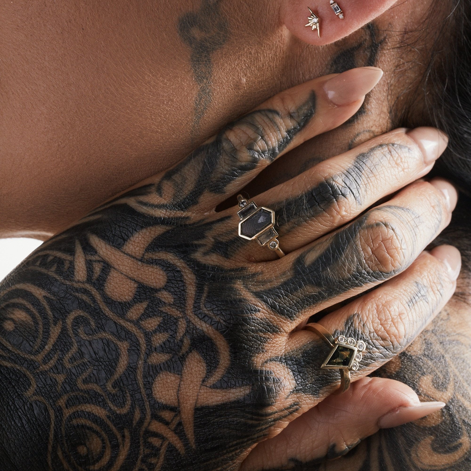 kite_steller_green_kite_shapd_sapphire_white_diamond_halo