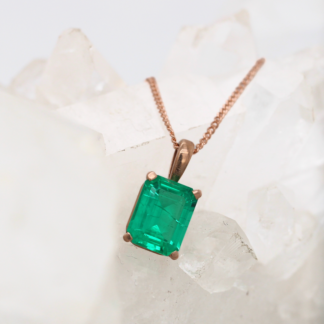Lab grown emerald necklace deals