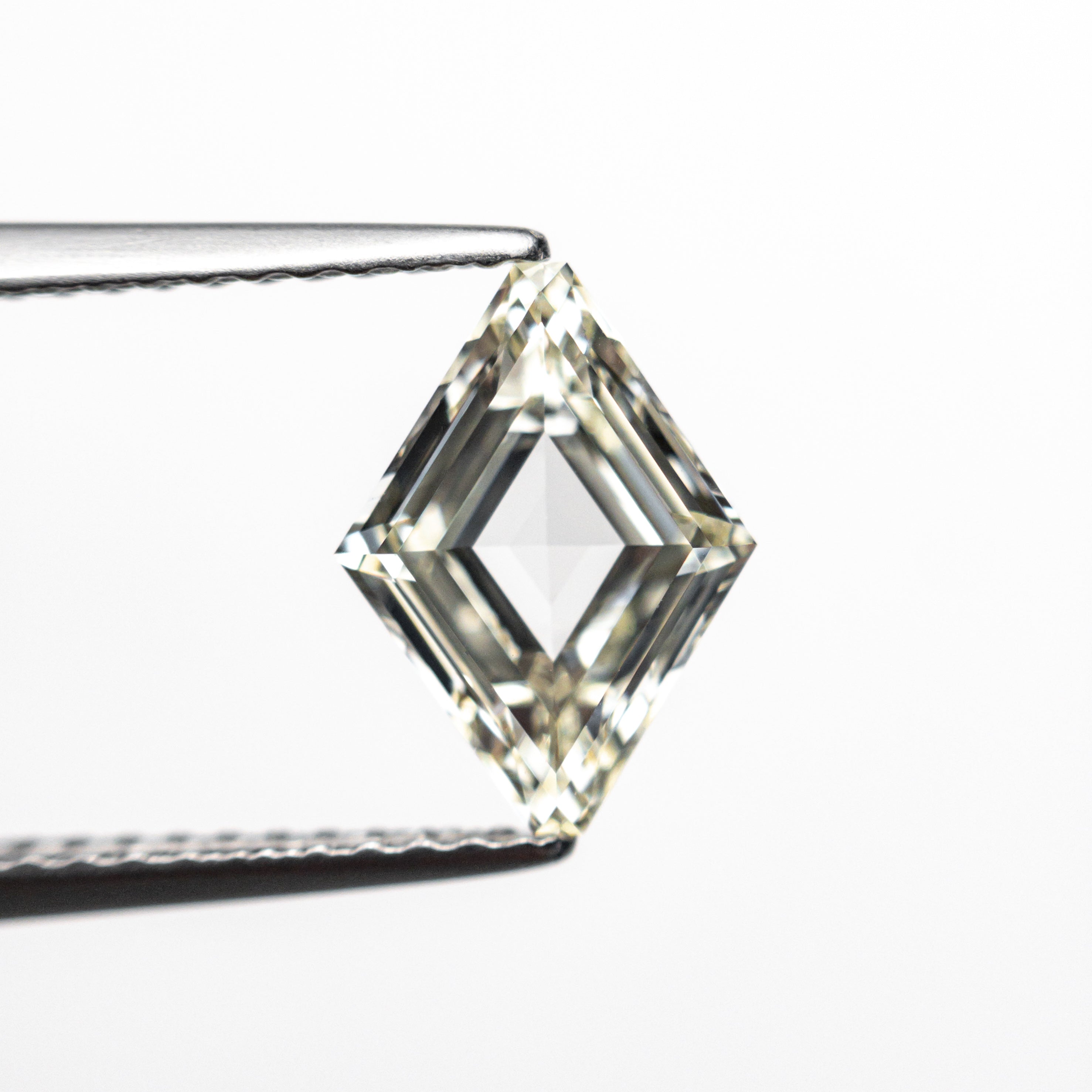 1.21ct 9.61x7.11x2.87mm GIA Internally Flawless L Lozenge Step Cut 25077-01