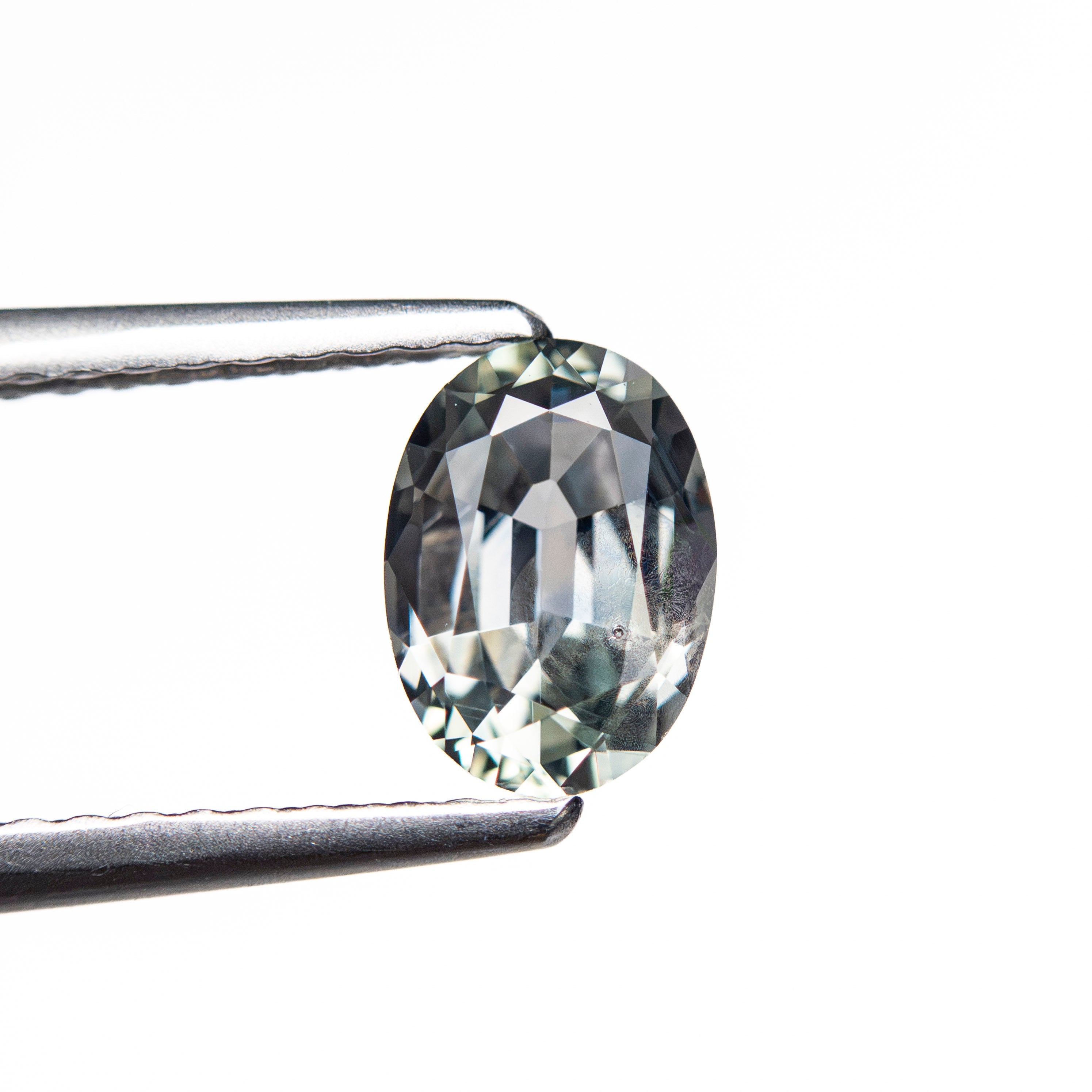0.94ct 6.97x5.01x3.14mm Oval Brilliant Sapphire 26162-10