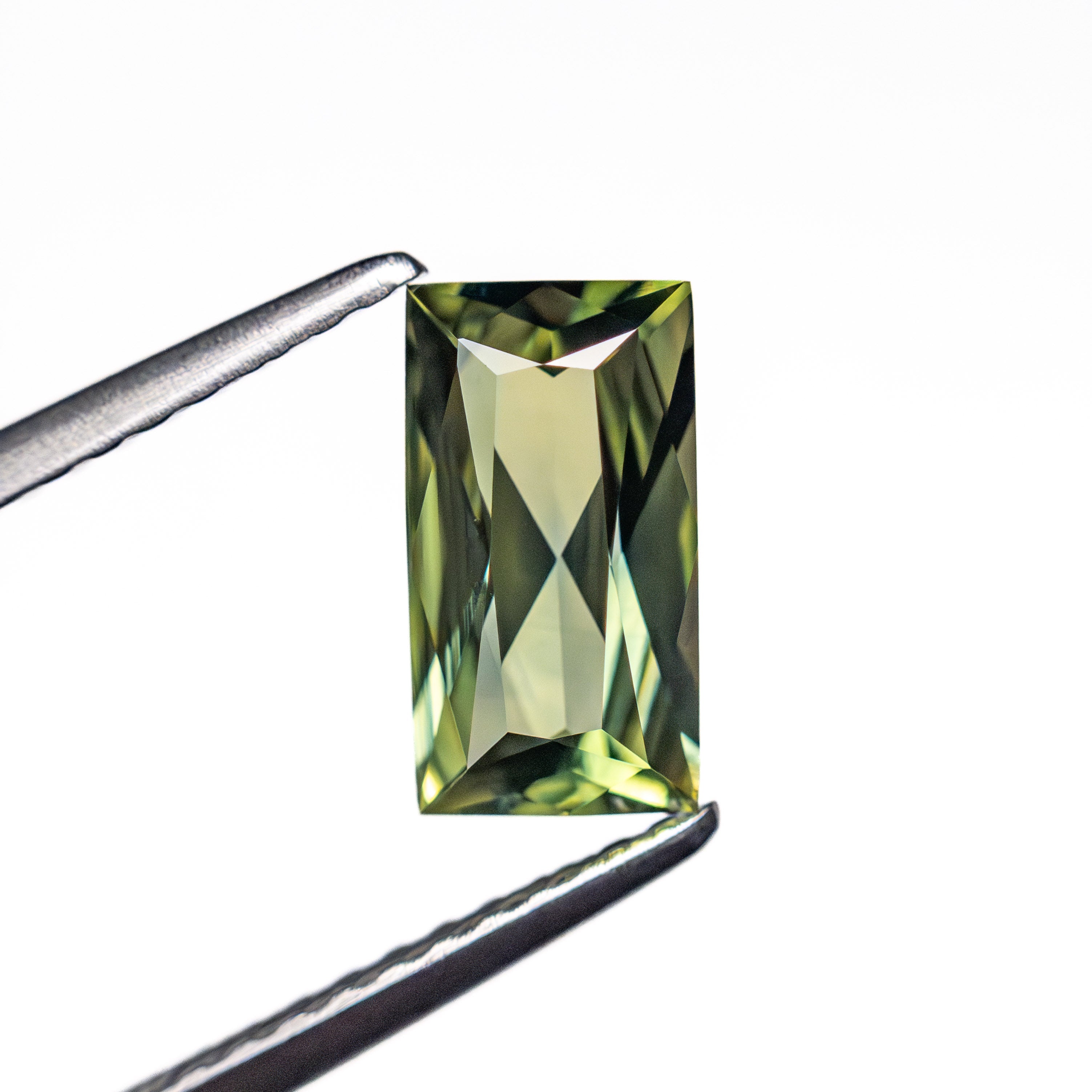 1.24ct 8.25x4.47x3.28mm Rectangle Brilliant Sapphire 26627-03