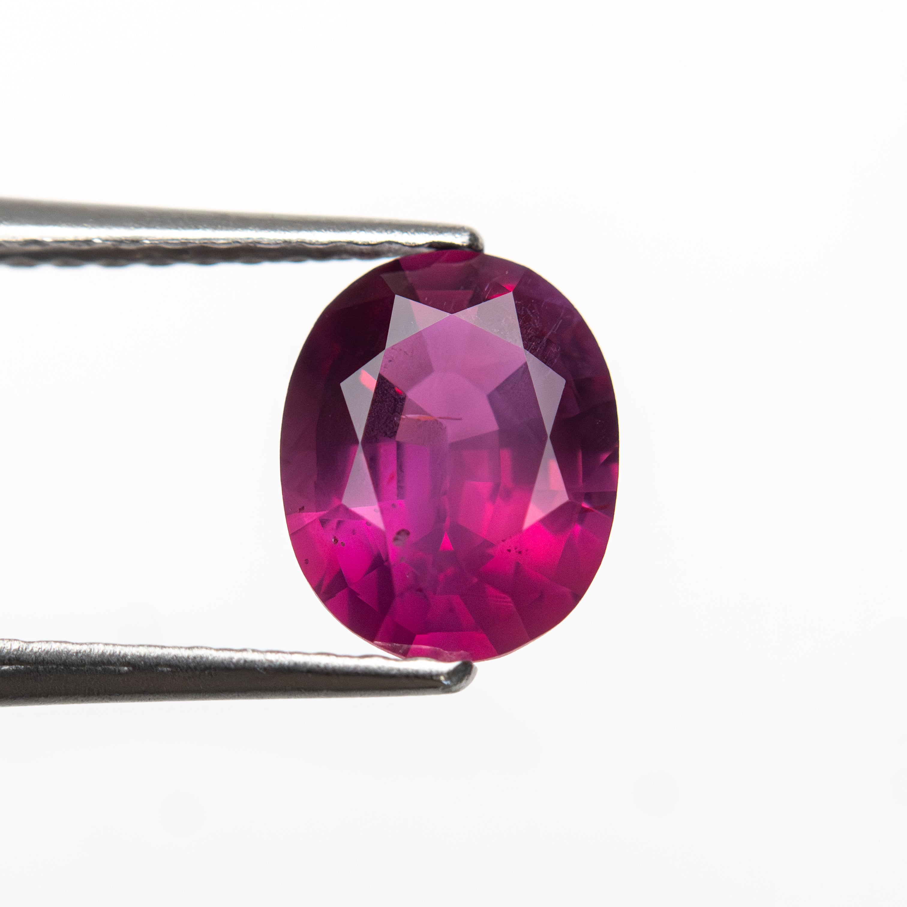 1.32ct 7.58x6.04x3.55mm Oval Brilliant Sapphire 27955-28