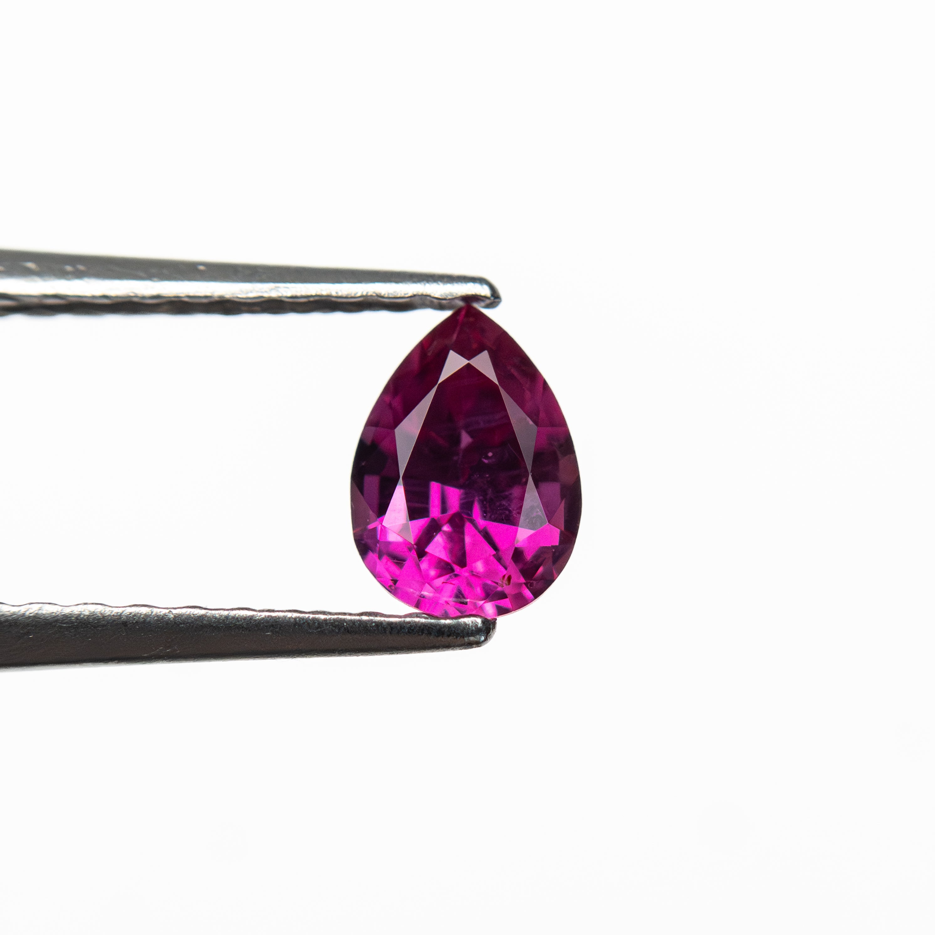 0.46ct 5.55x4.01x2.82mm Pear Brilliant Sapphire 27956-16