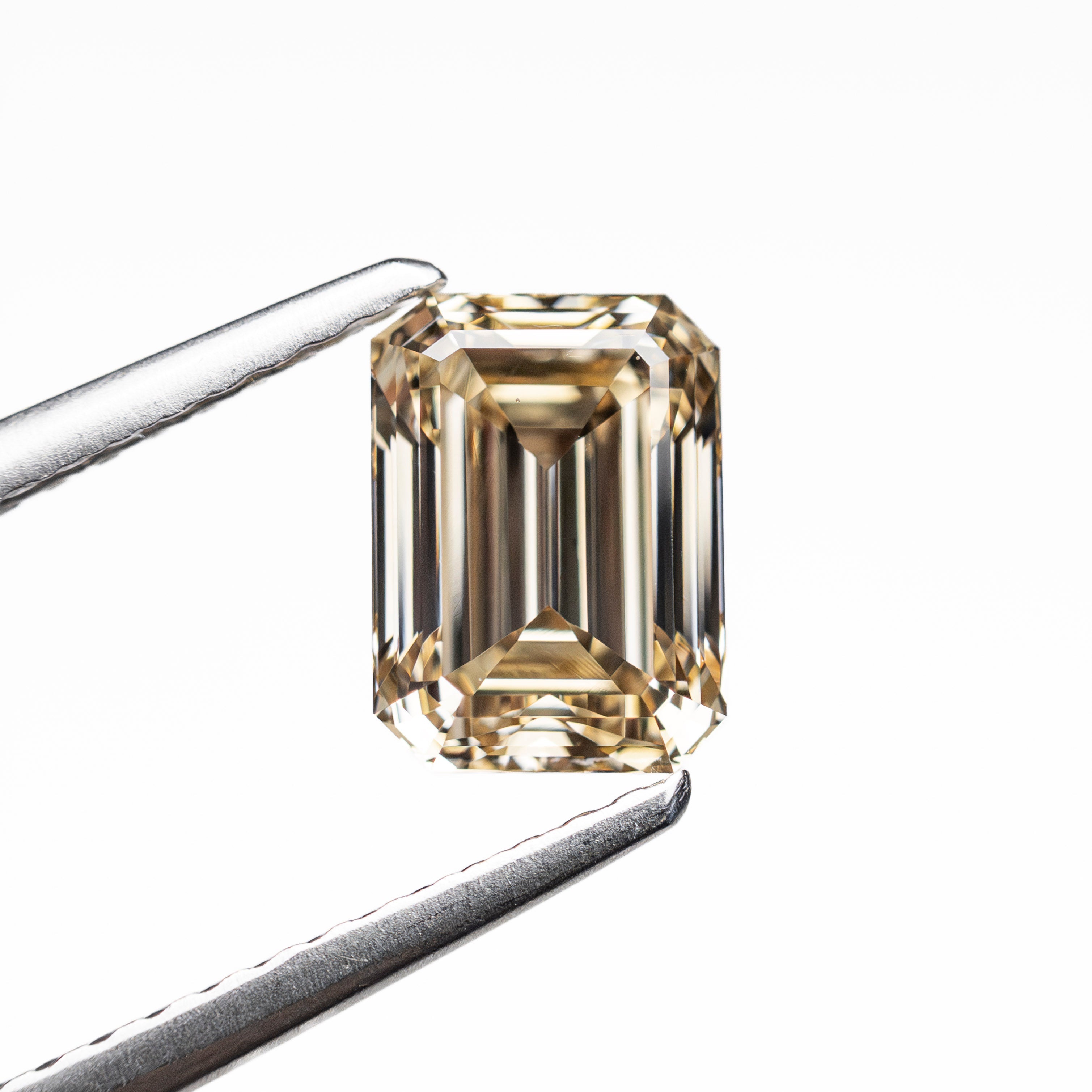 1.37ct 7.28x5.30x3.63mm VS1 C4 Cut Corner Rectangle Step Cut 🇨🇦 27988-01