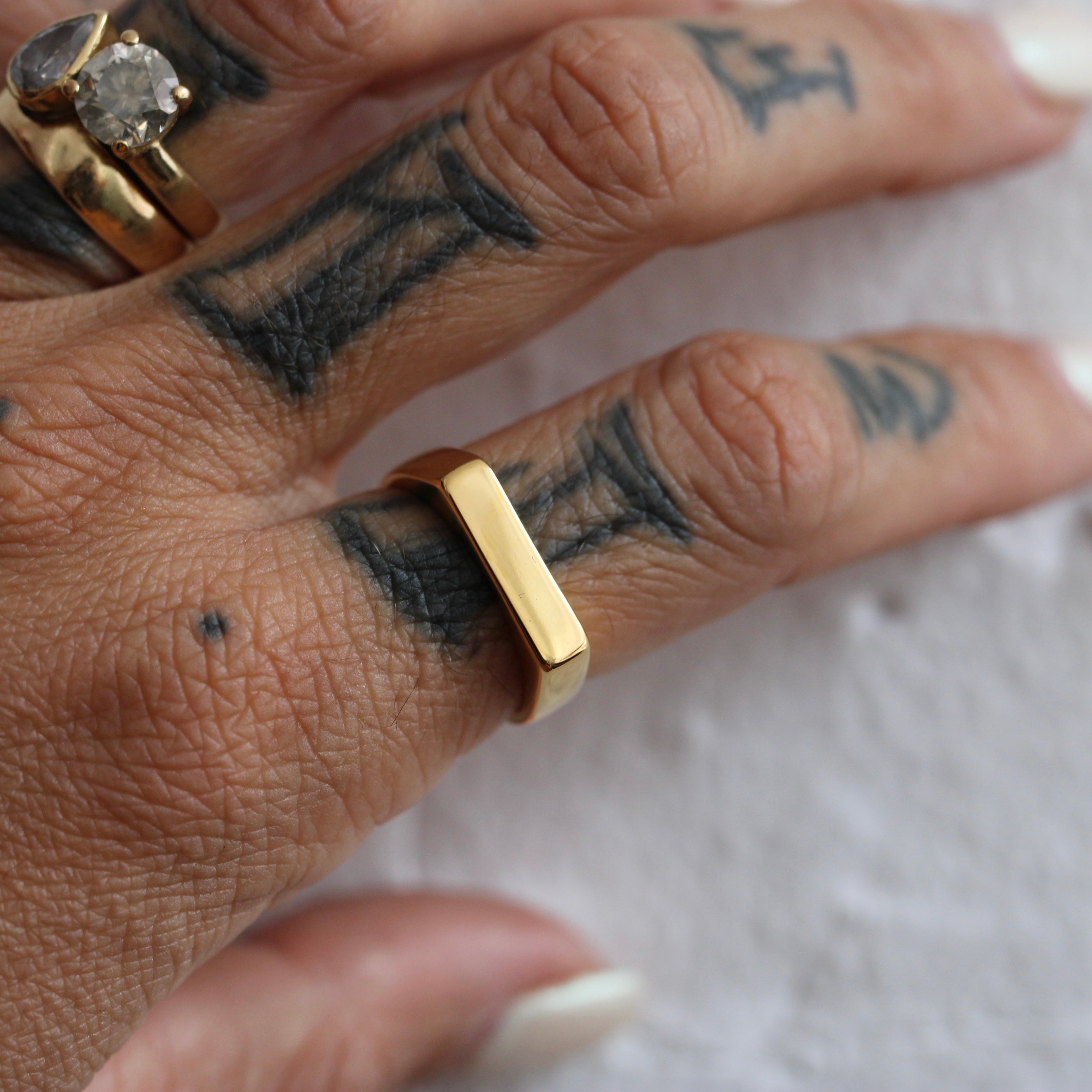 Base ~ Rectangle Signet