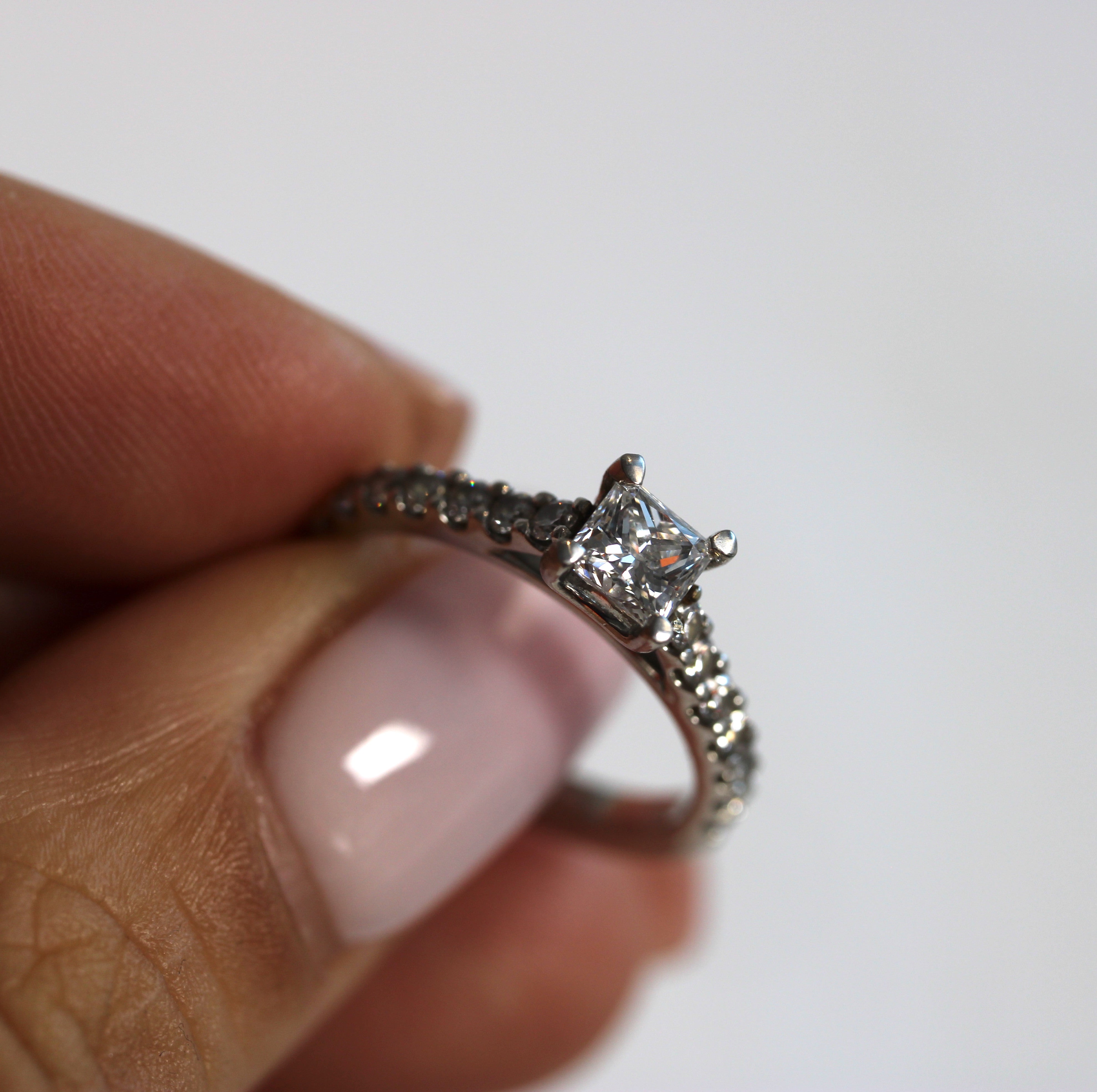 $ALE - Princess Cut White Diamond Accented Solitaire - Size M 1/2 - Platinum