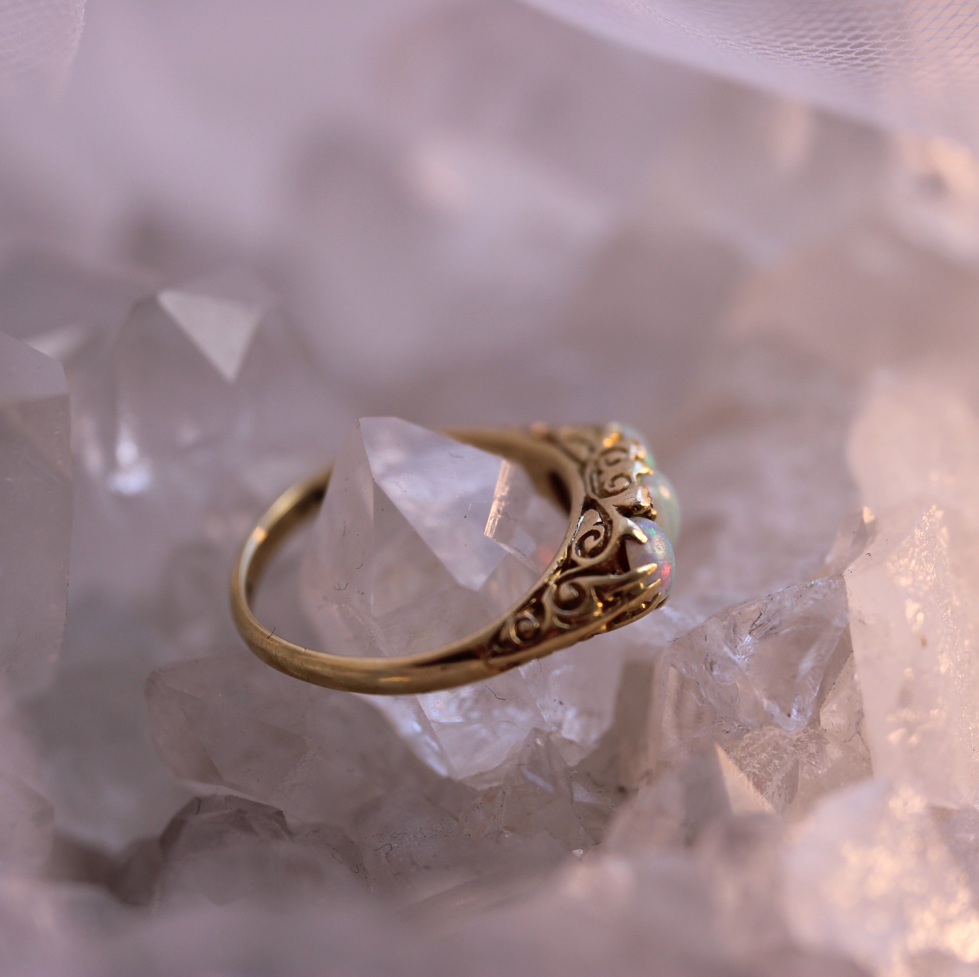 Vintage Bijoux - Edwardian Opal Dream Ring