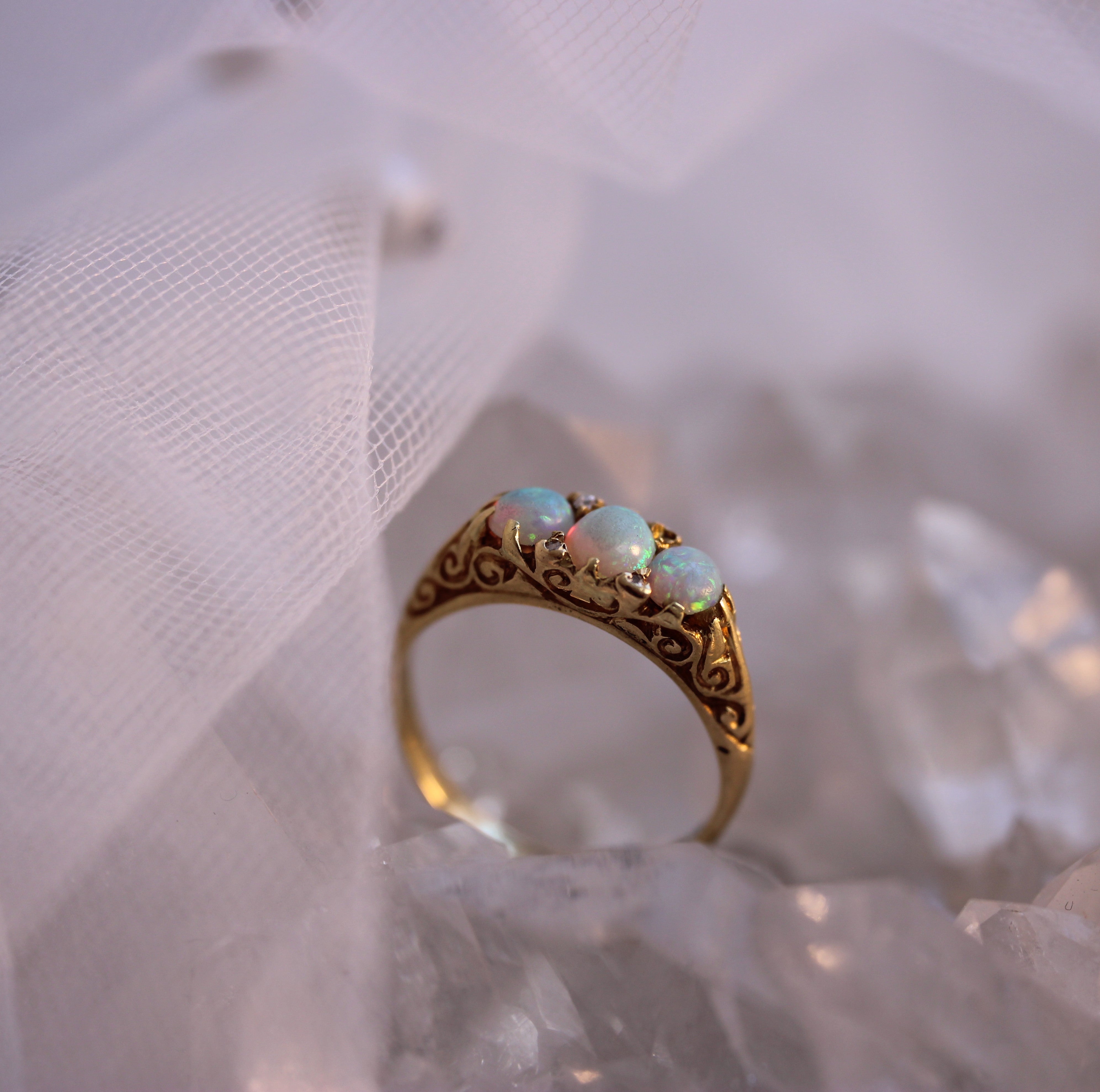 Vintage Bijoux - Edwardian Opal Dream Ring