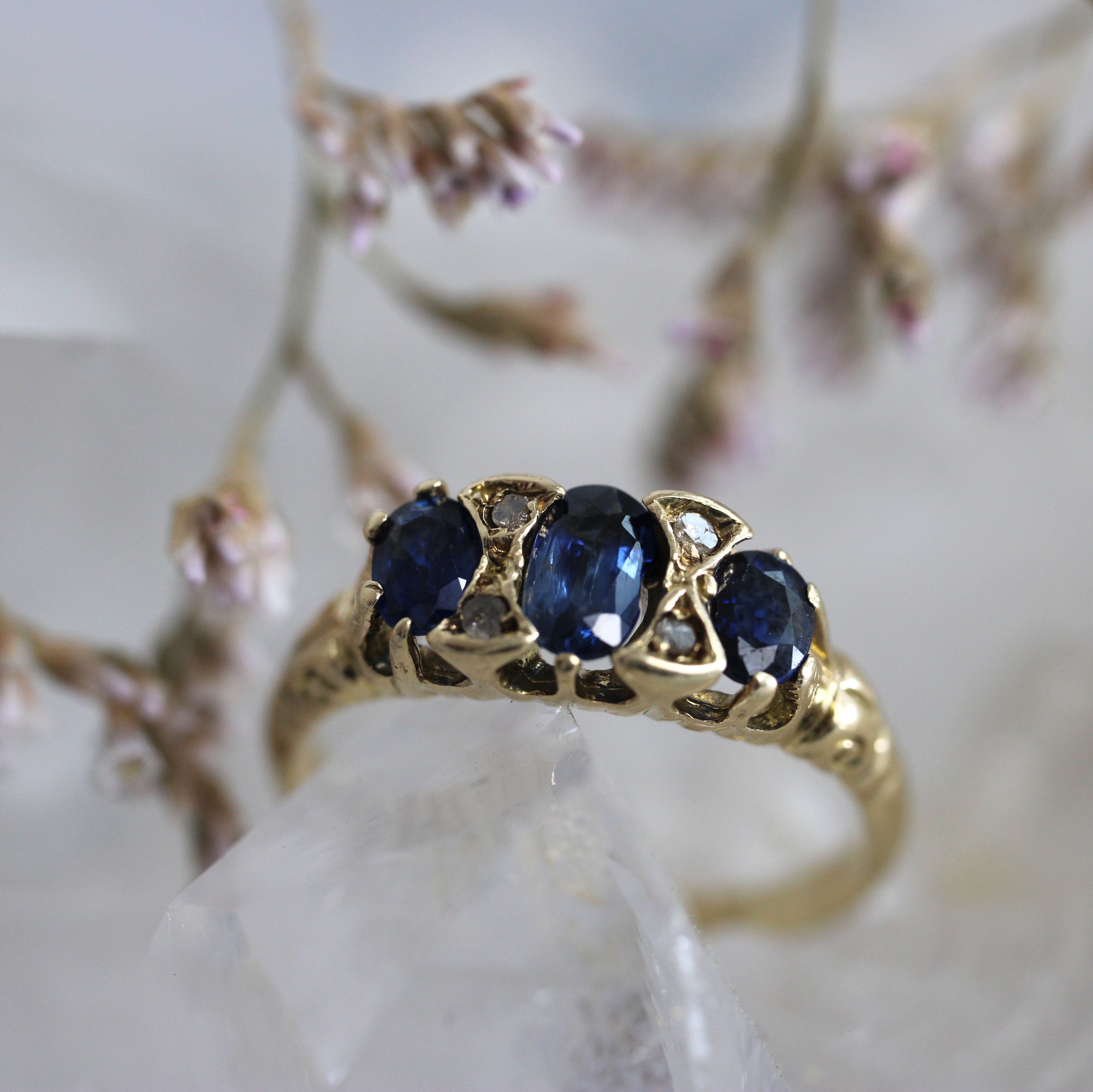 VINTAGE BIJOUX - Sapphire + Single Cut Diamond Ring